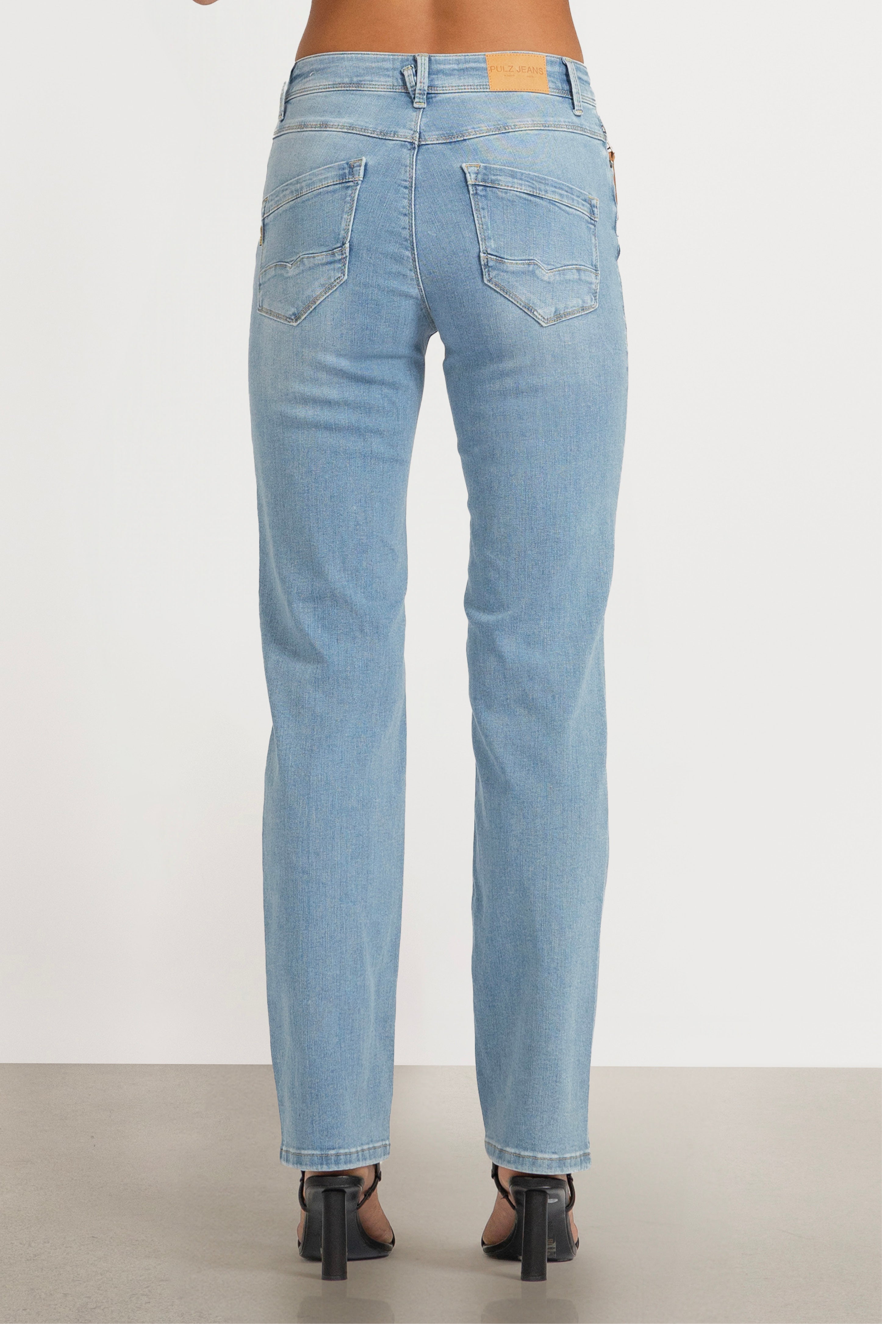 Karolina Straight Leg Jean