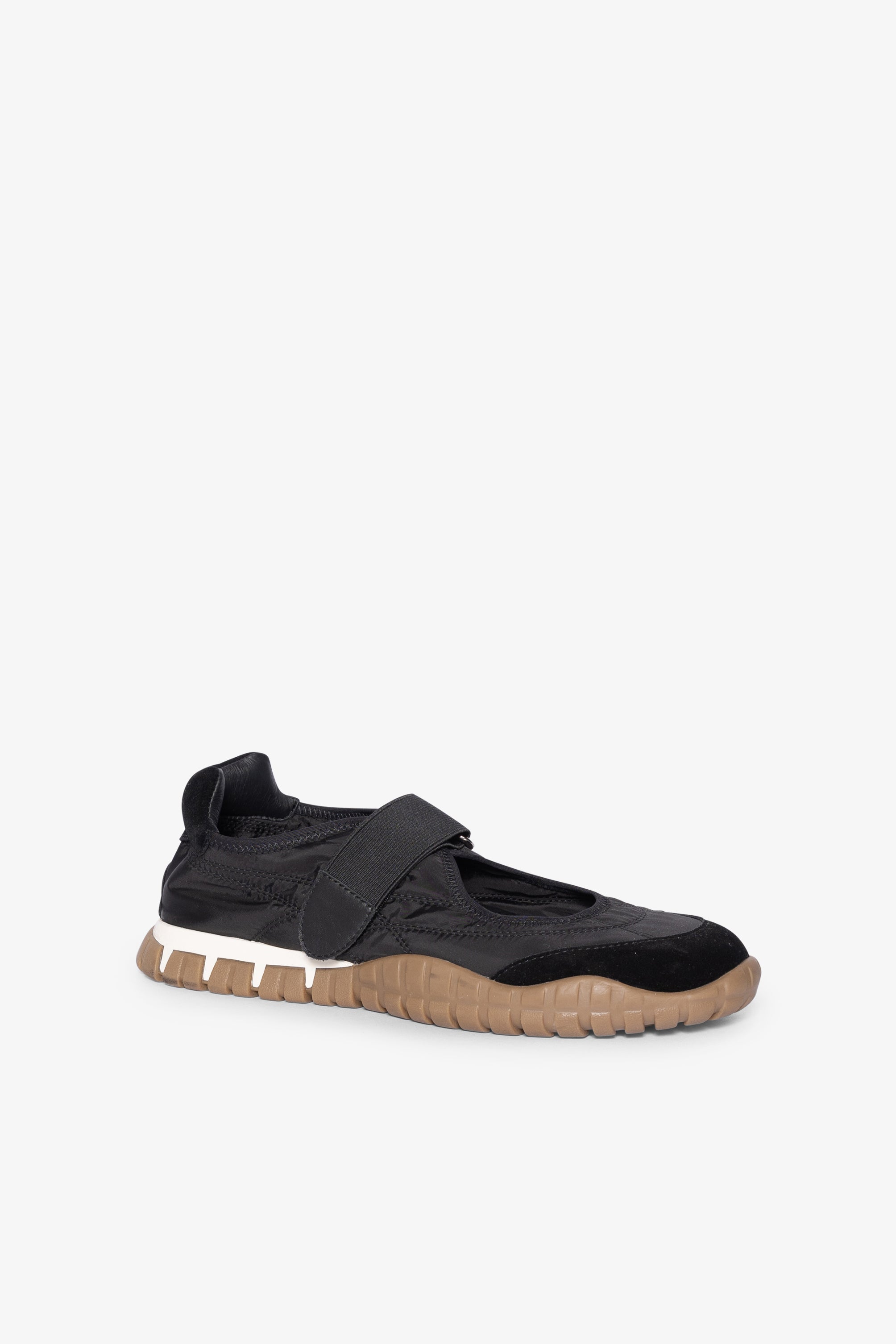 Form Ballet Sneaker