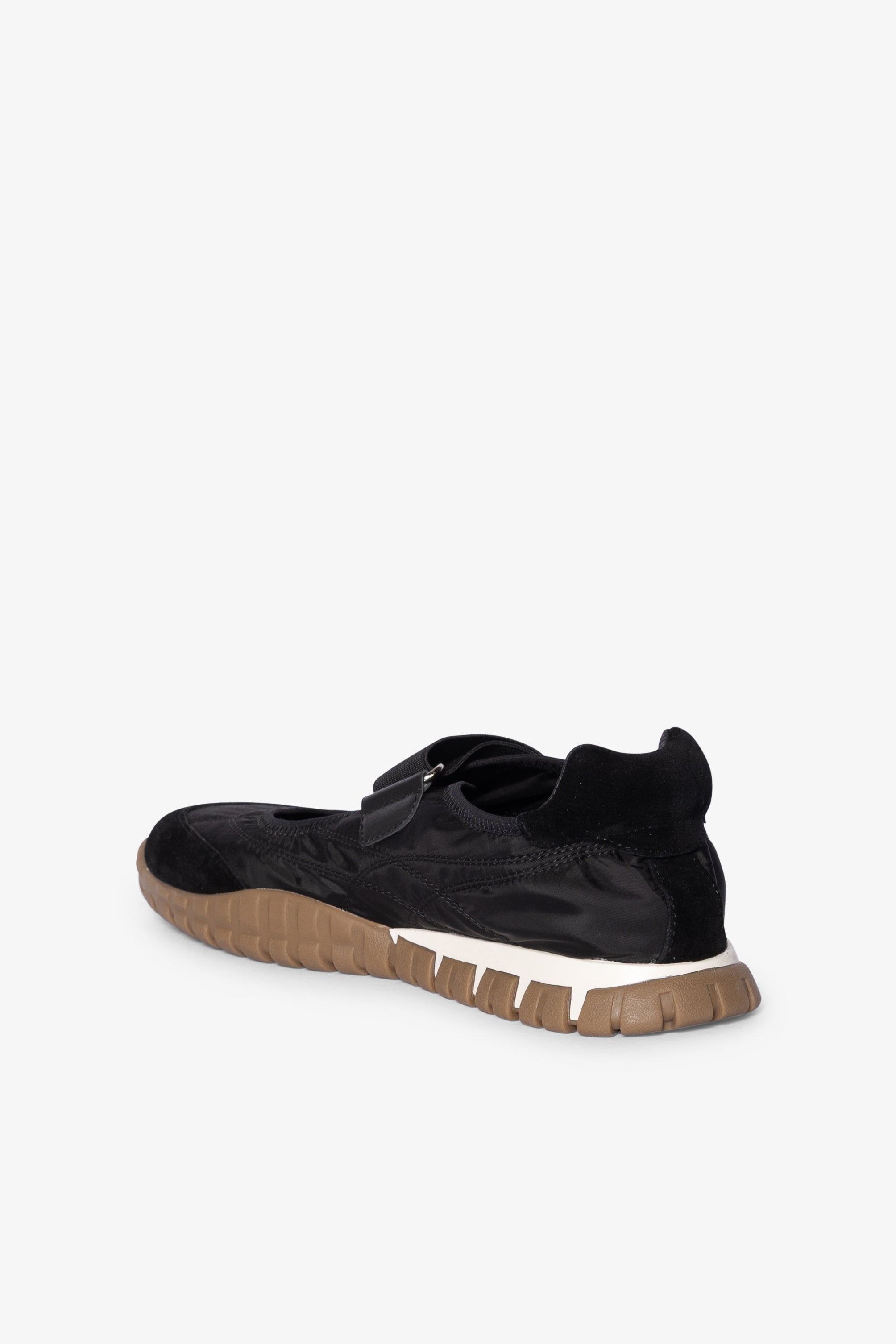 Form Ballet Sneaker