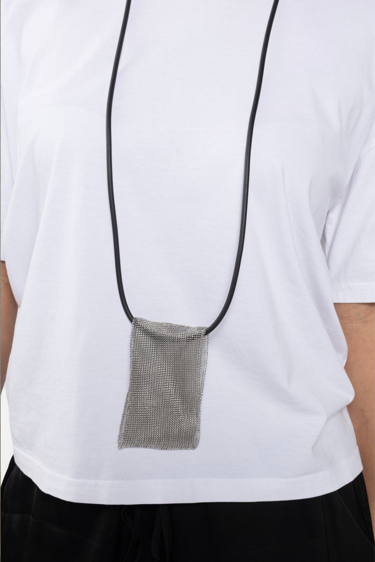 Frame Mesh Pendant Necklace