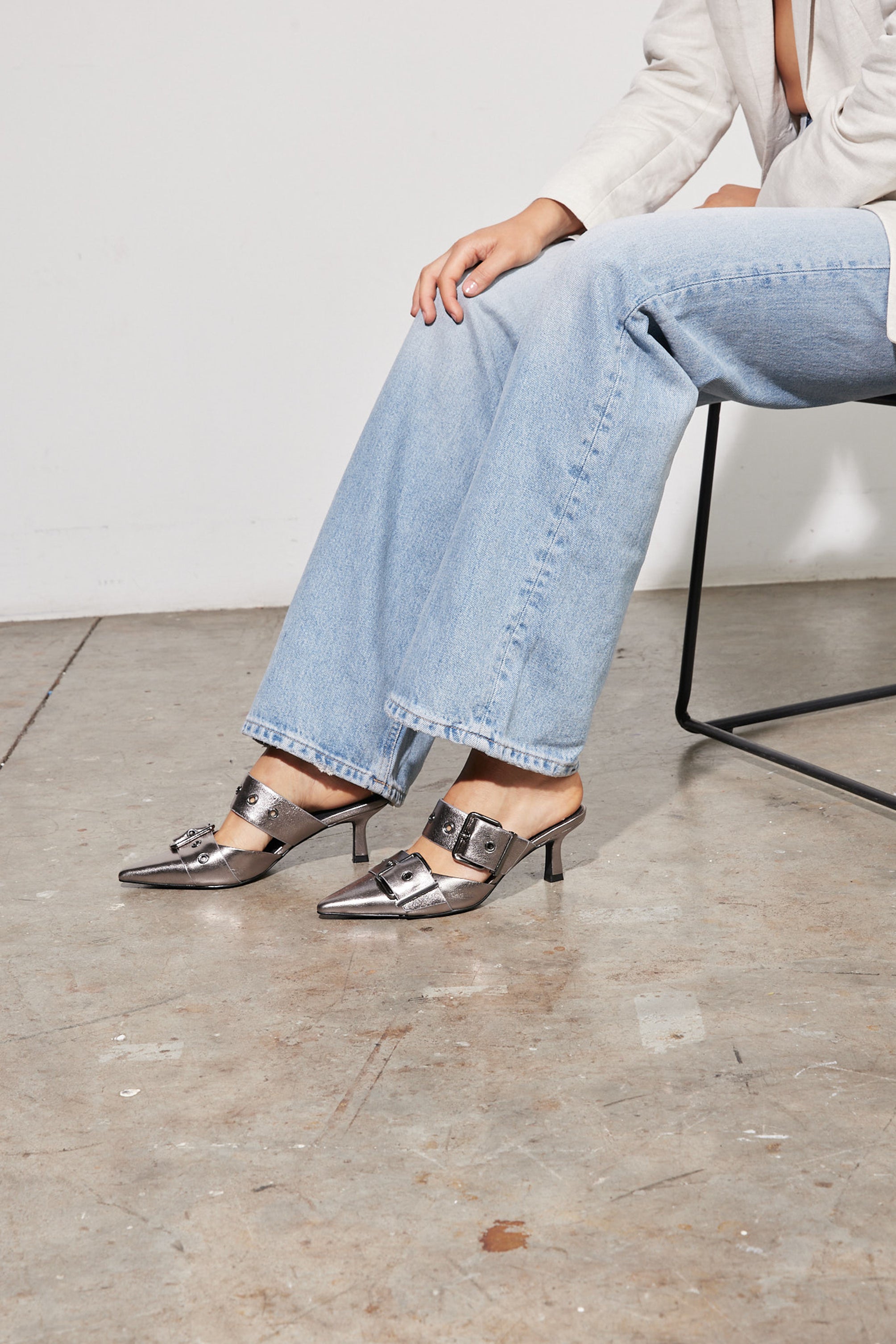 Goya Pointed Mid-Heel