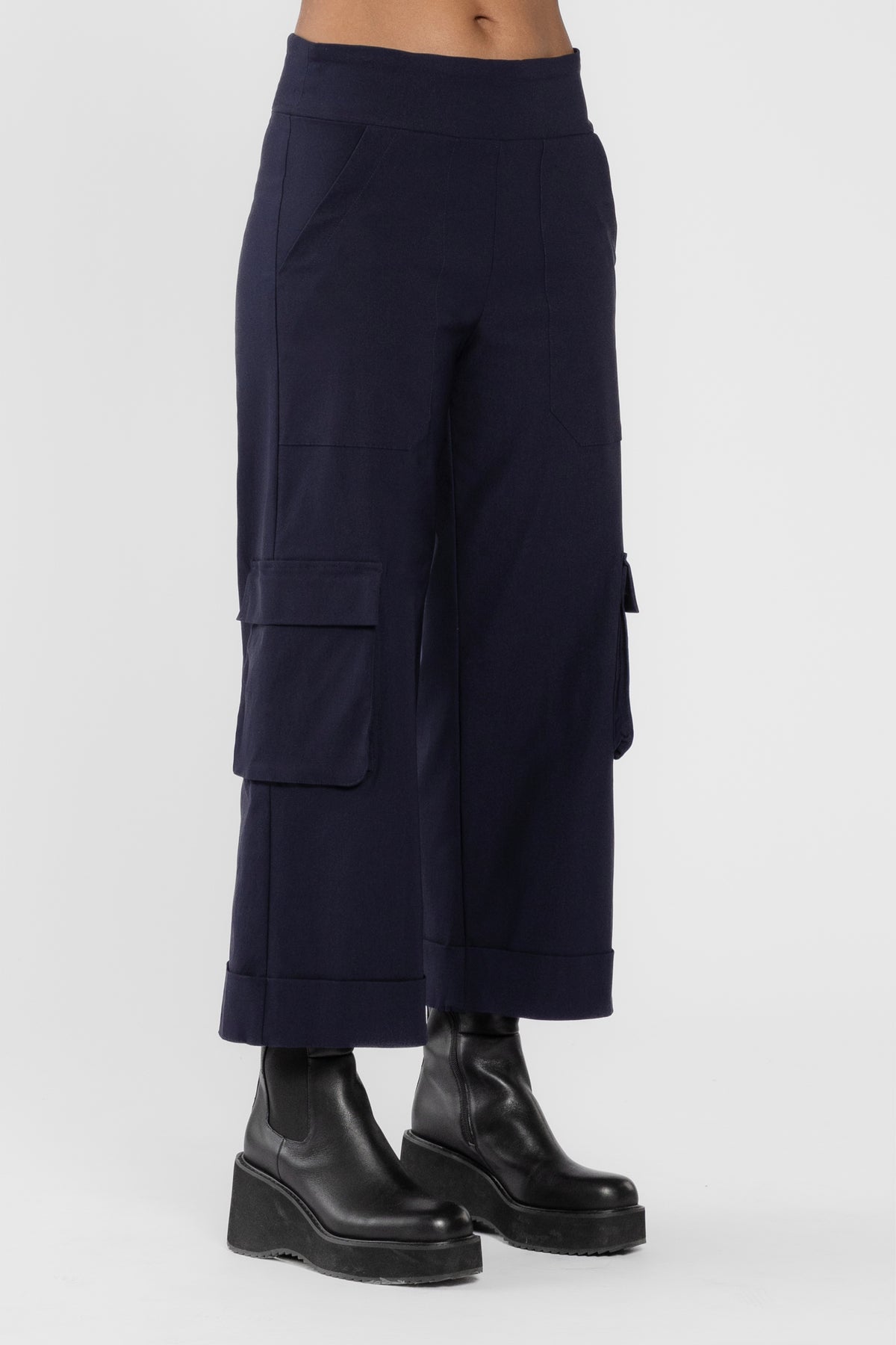 Jaxon Wide Leg Cropped Cargo Pant