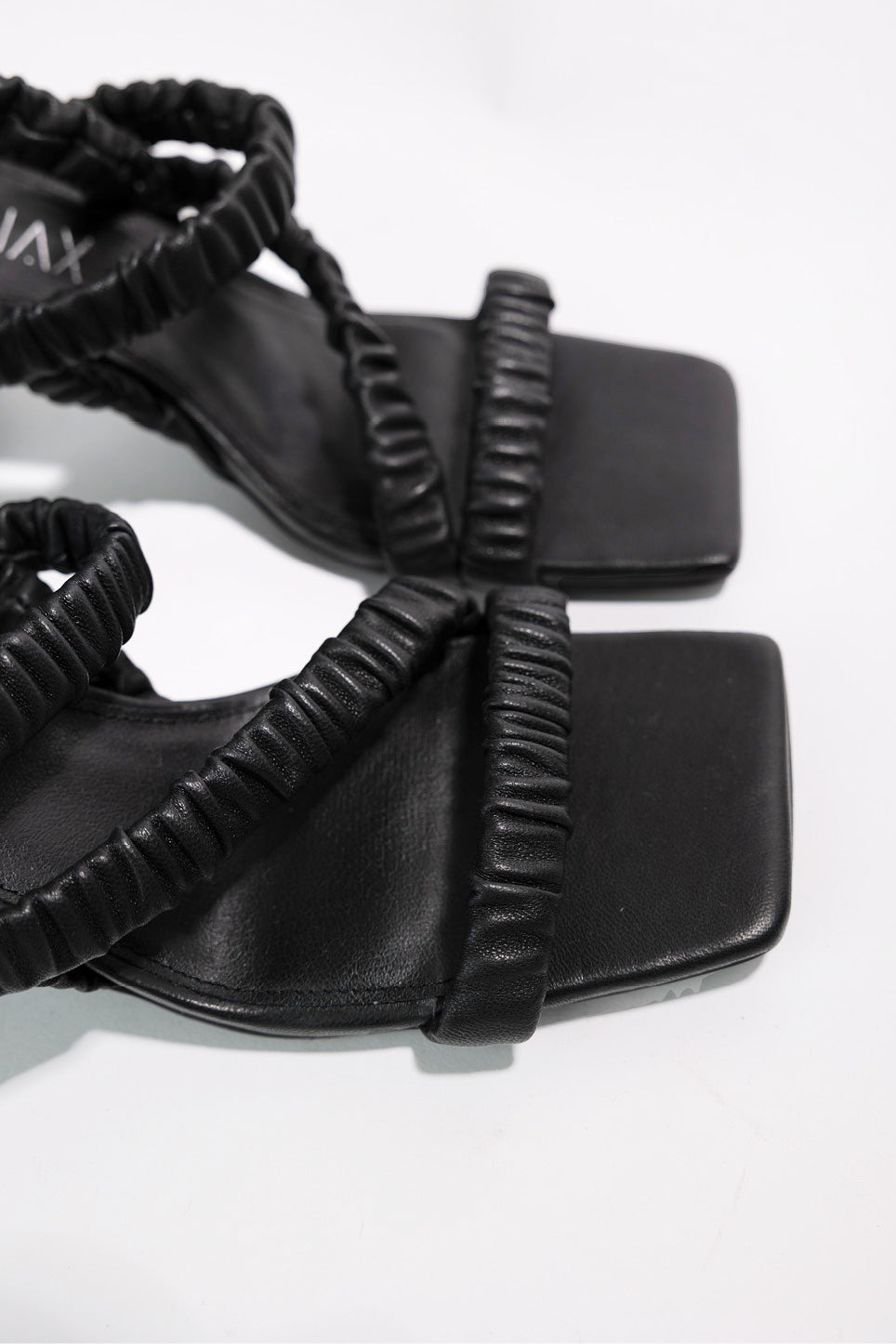 Mia Heel