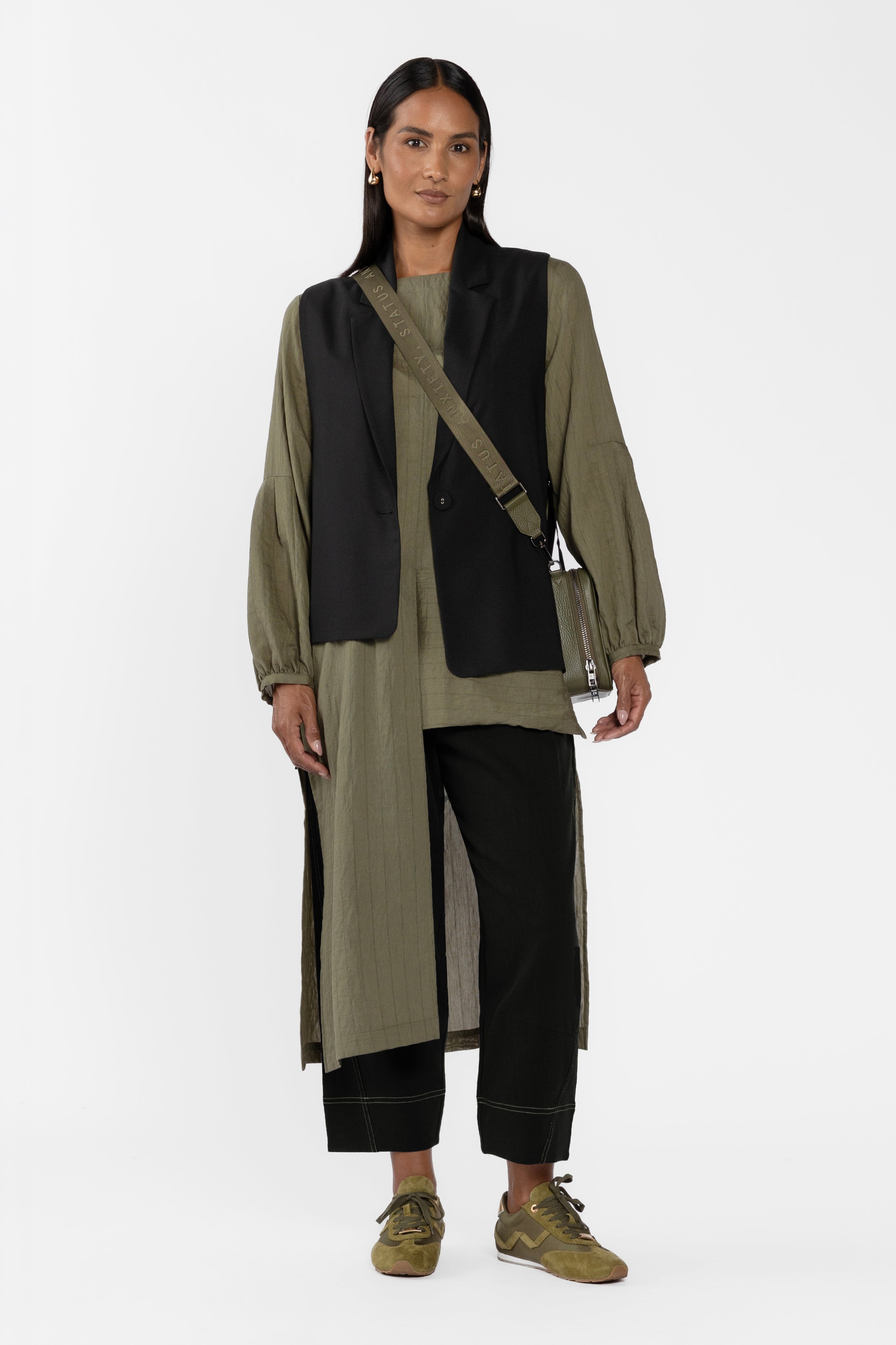 Pria Barrel Leg Pant