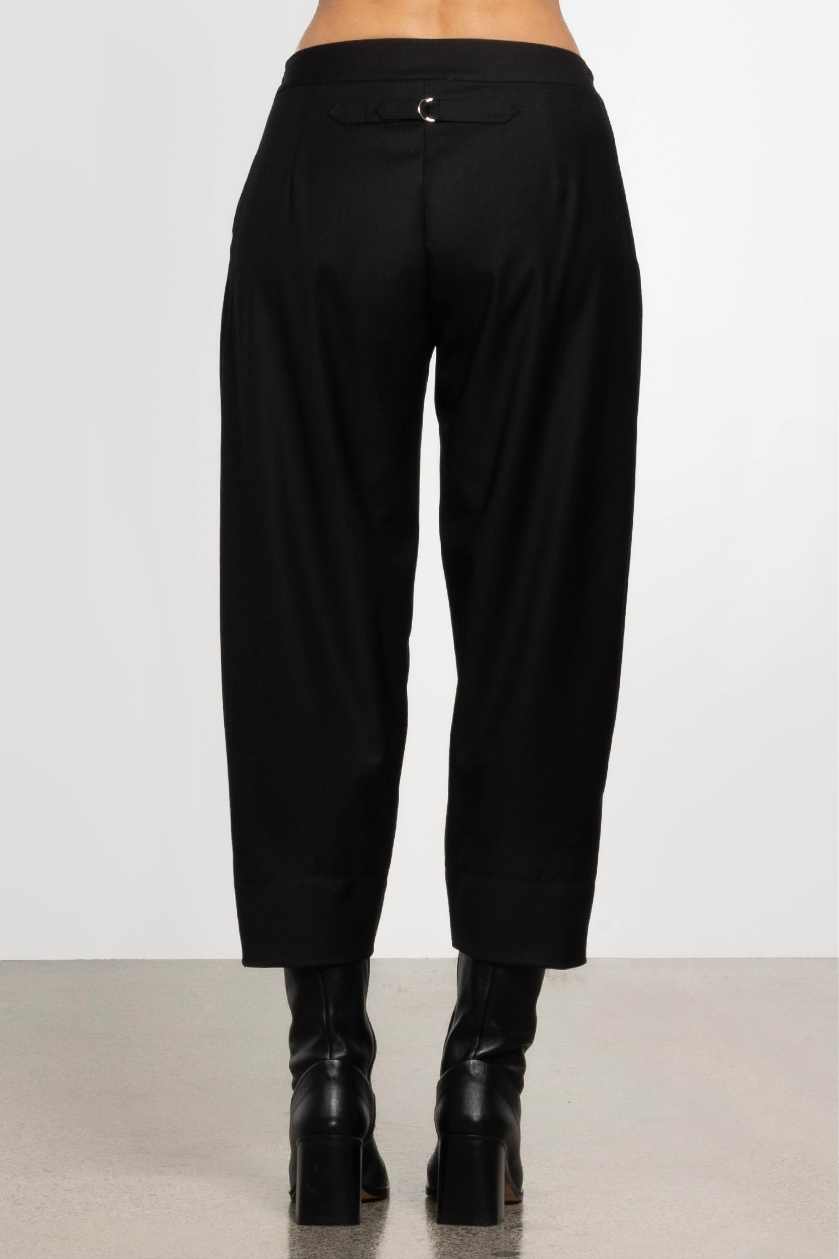Fusion Barrel Leg Cropped Pant