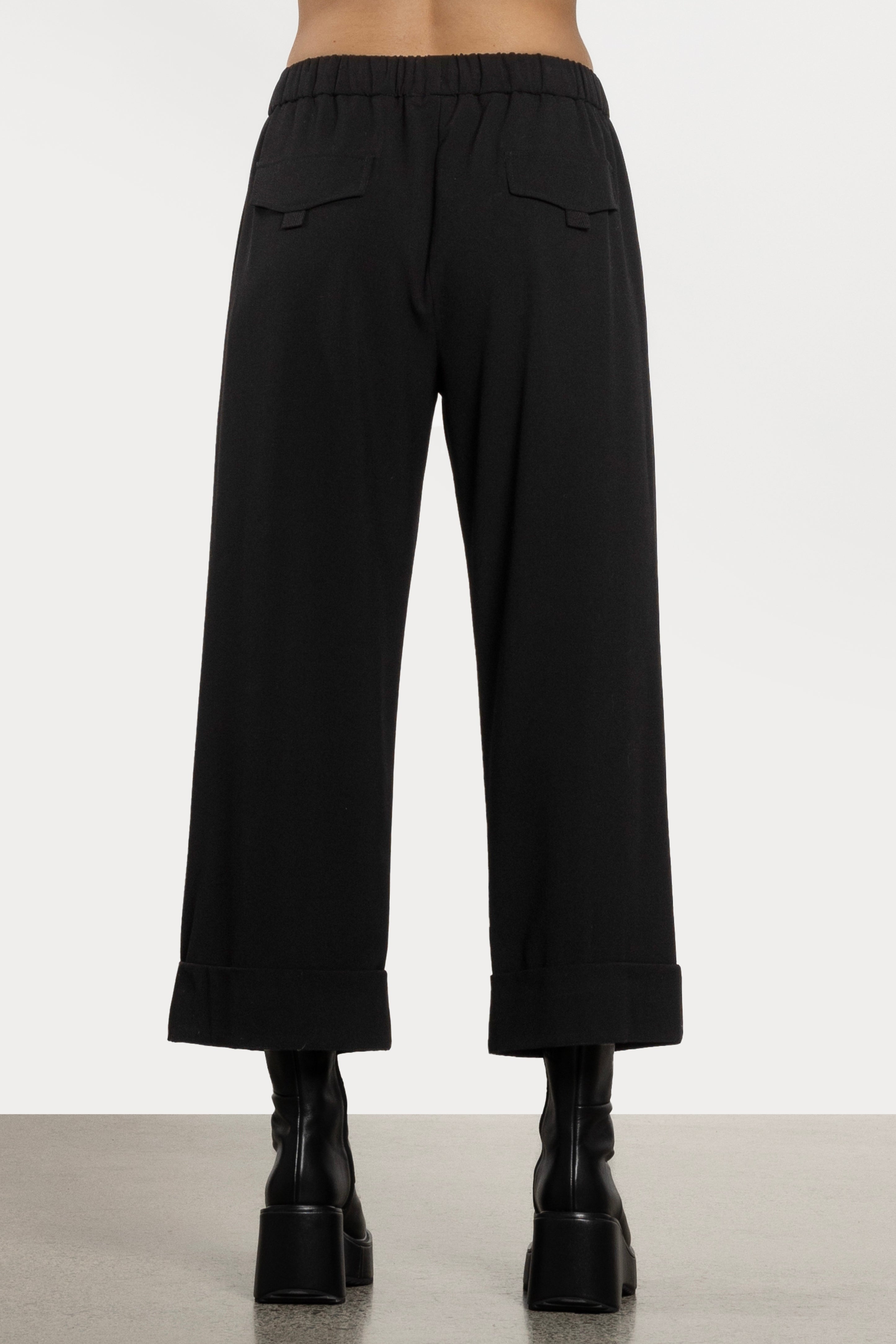 Logic Wide Leg Cropped Pant