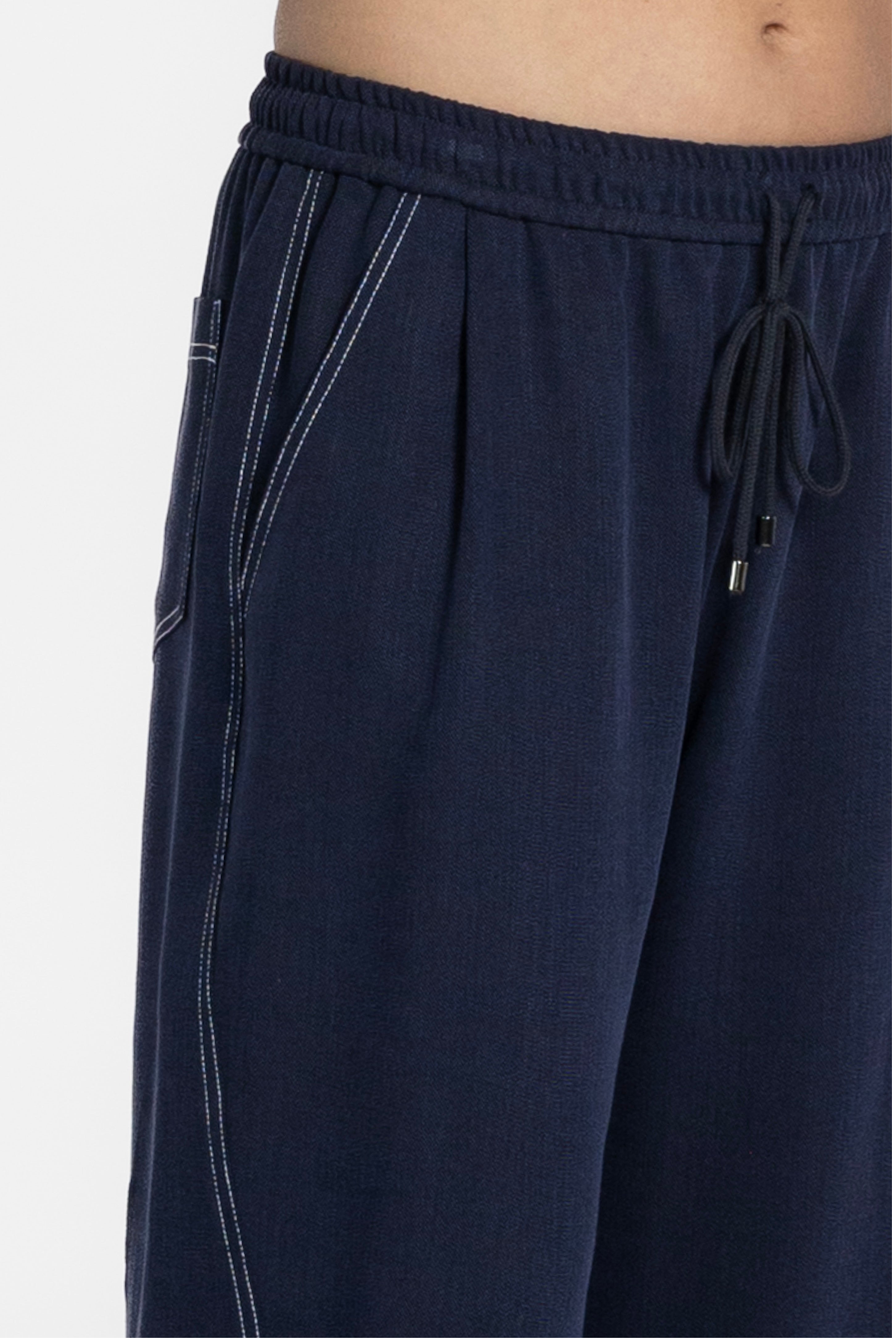 Pria Barrel Leg Pant