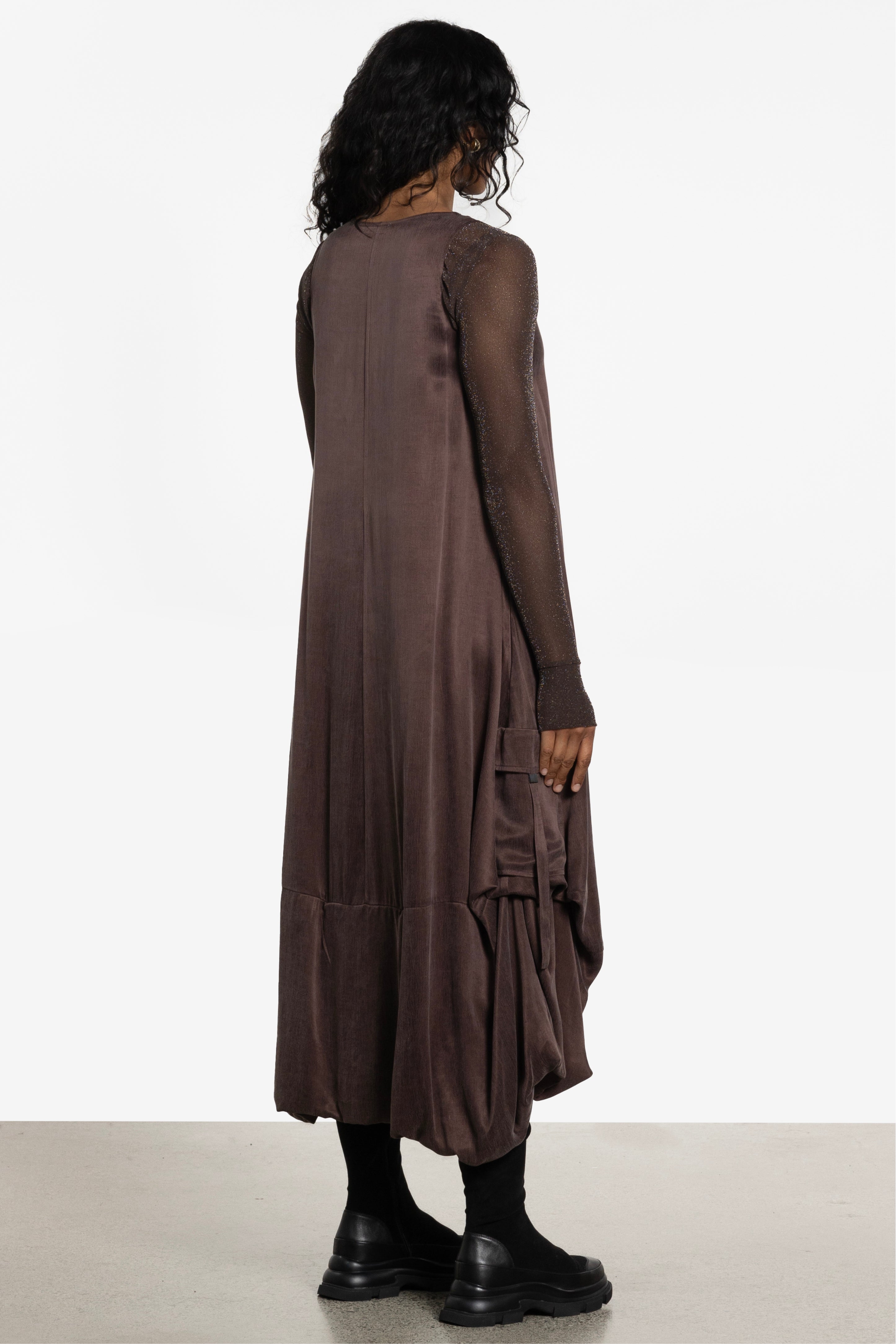 Thea V-Neck Sleeveless Midi Dress