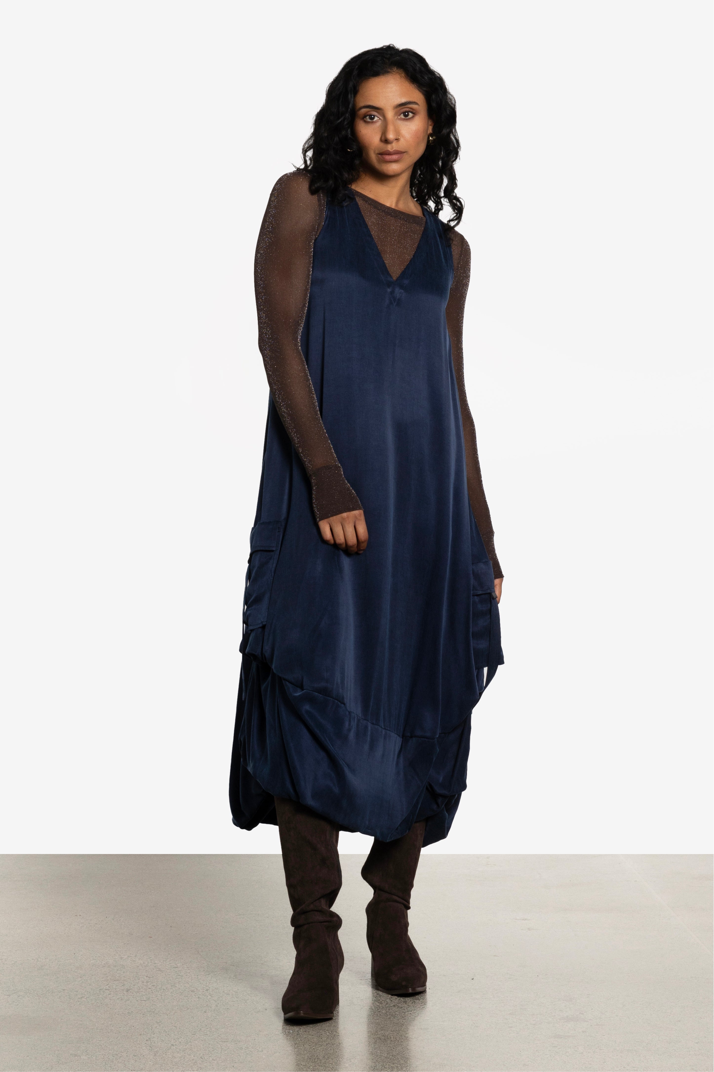 Thea V-Neck Sleeveless Midi Dress