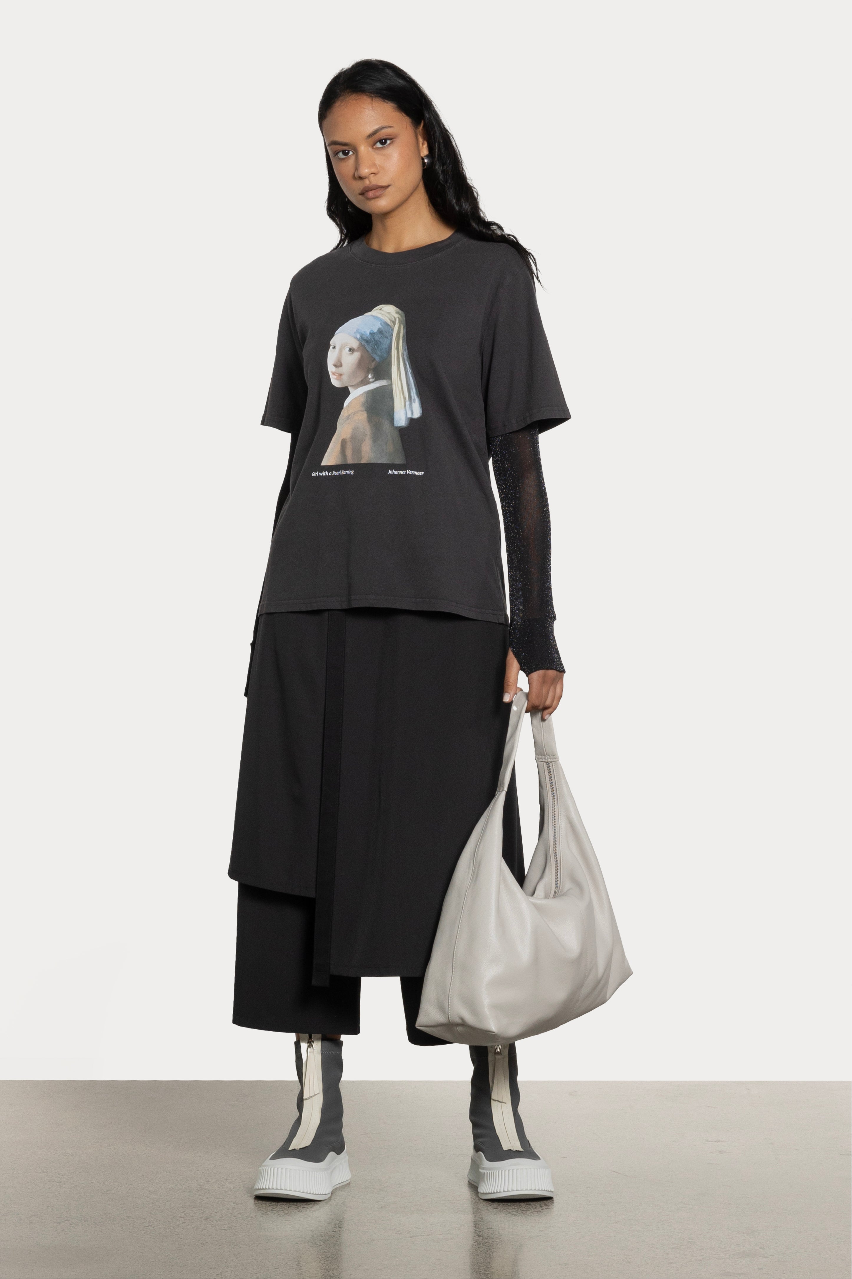 Girl With The Pearl Tee
