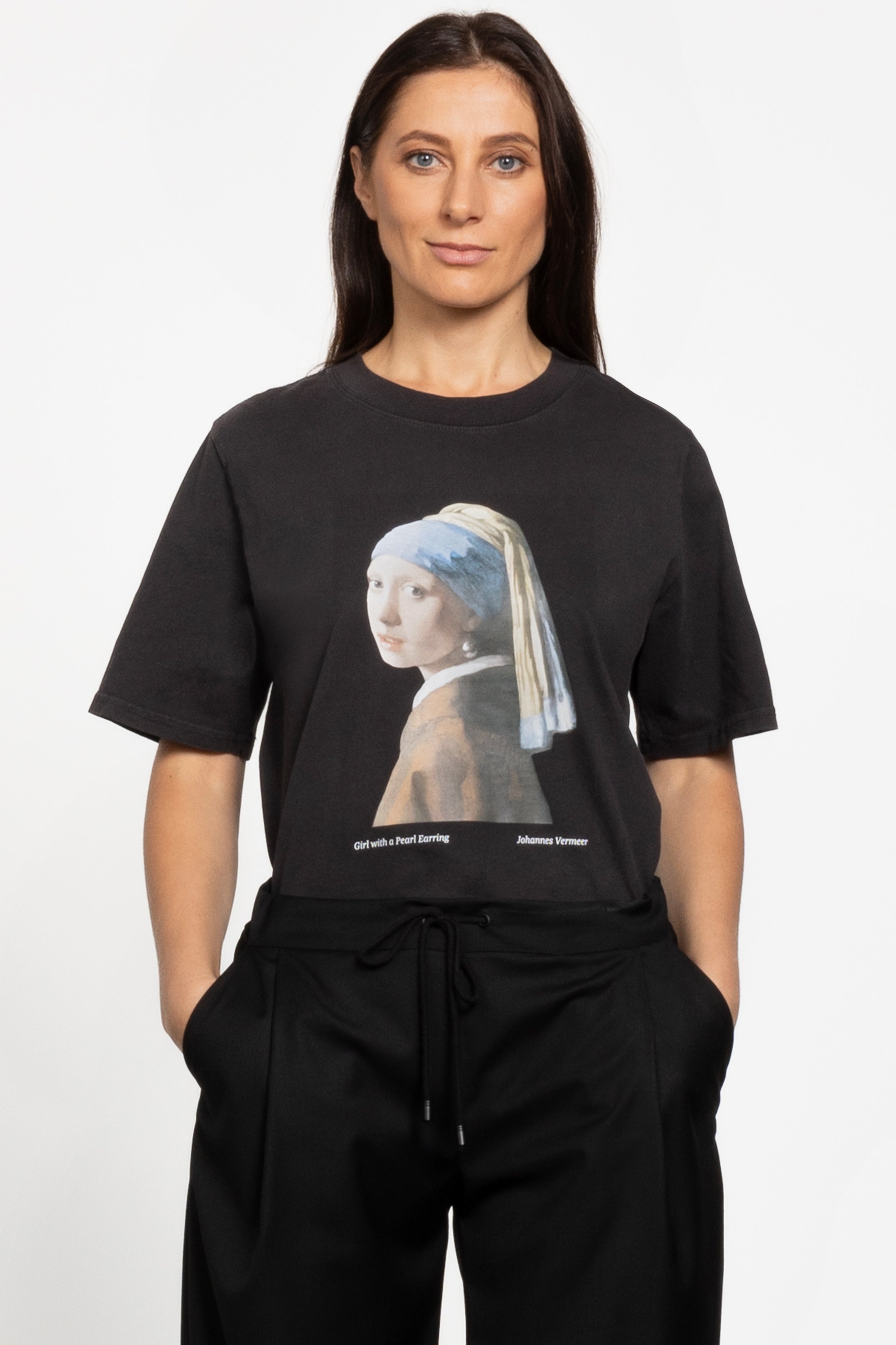 Girl With The Pearl Tee