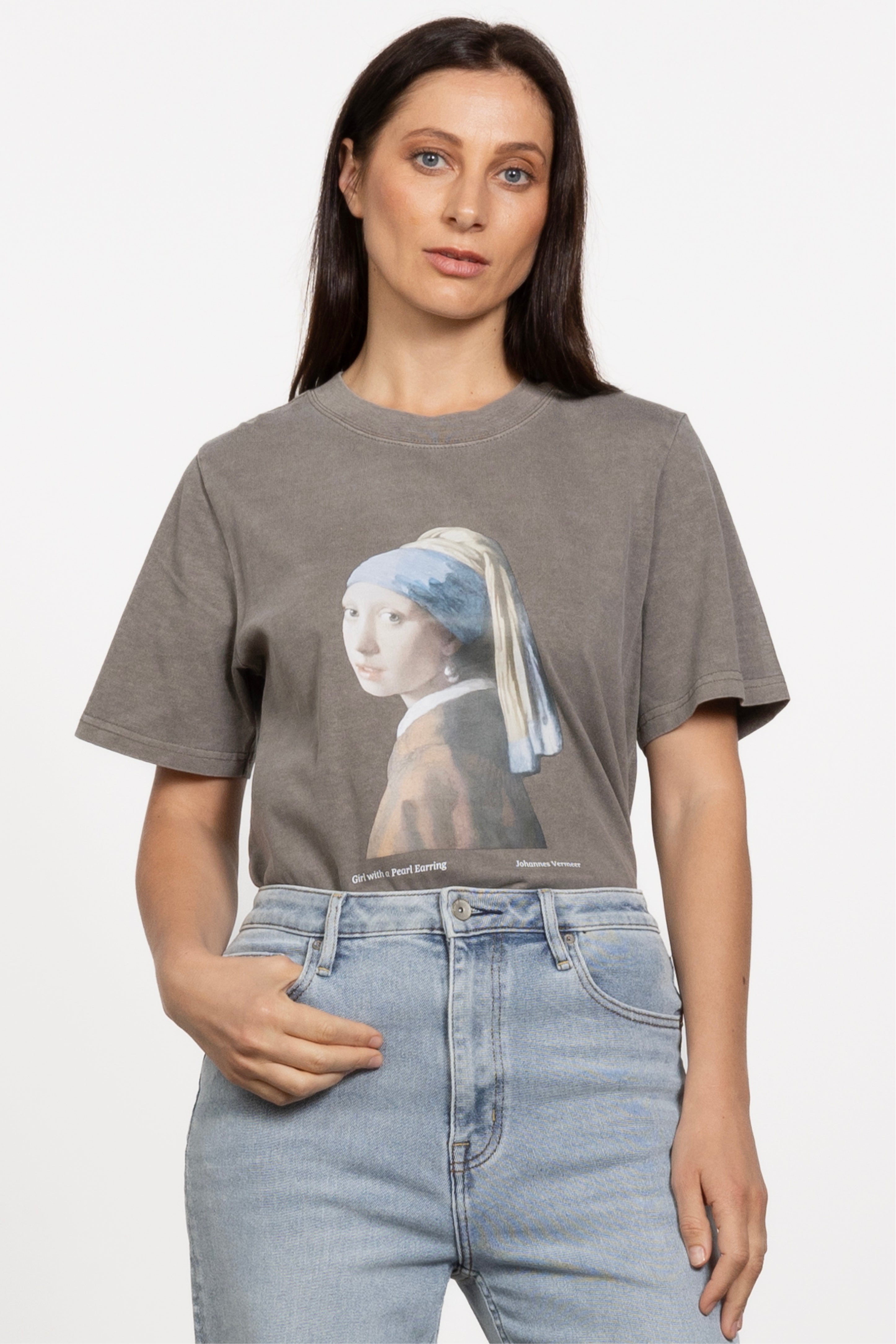 Girl With The Pearl Tee