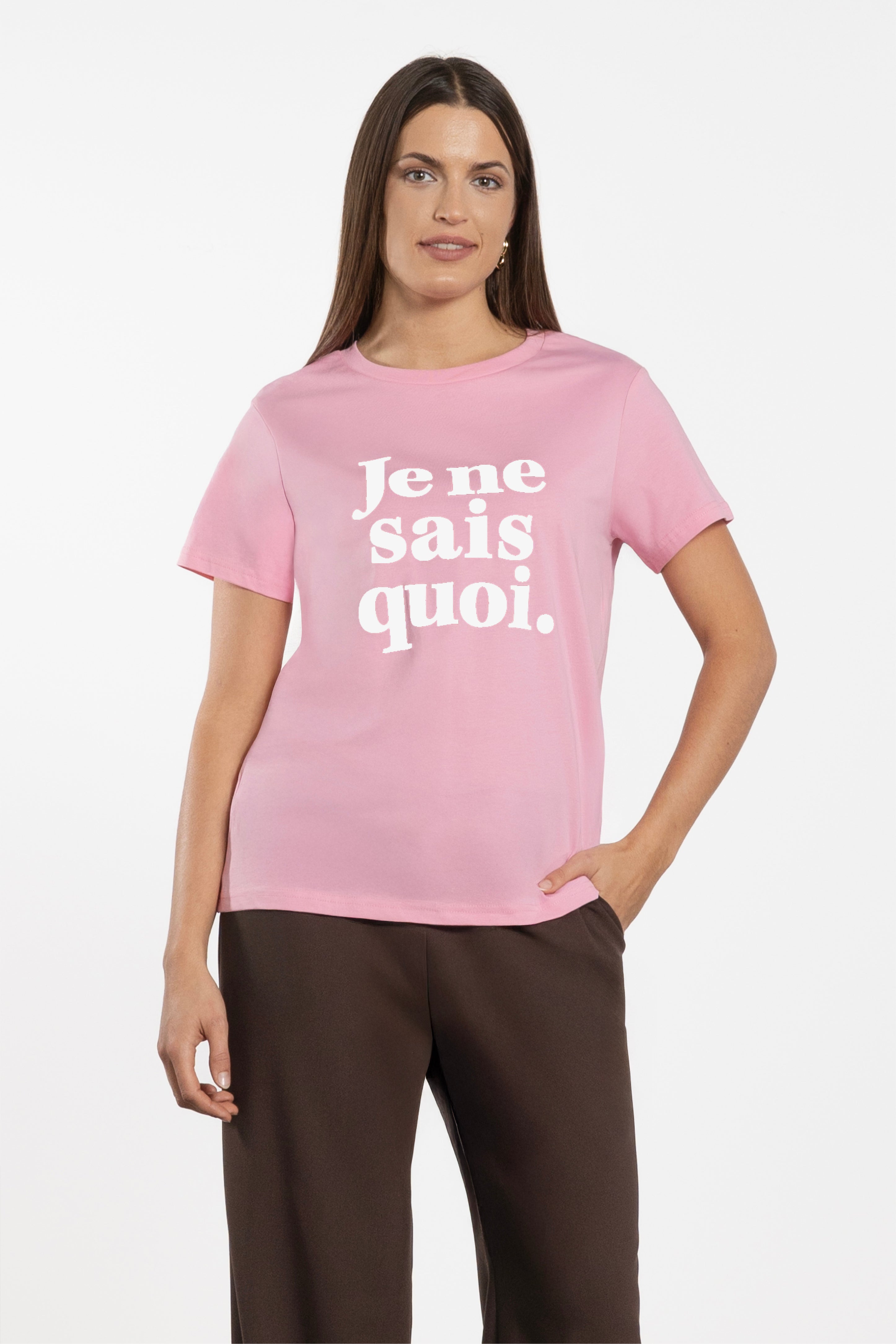 Je Ne Sais Quoi Tee
