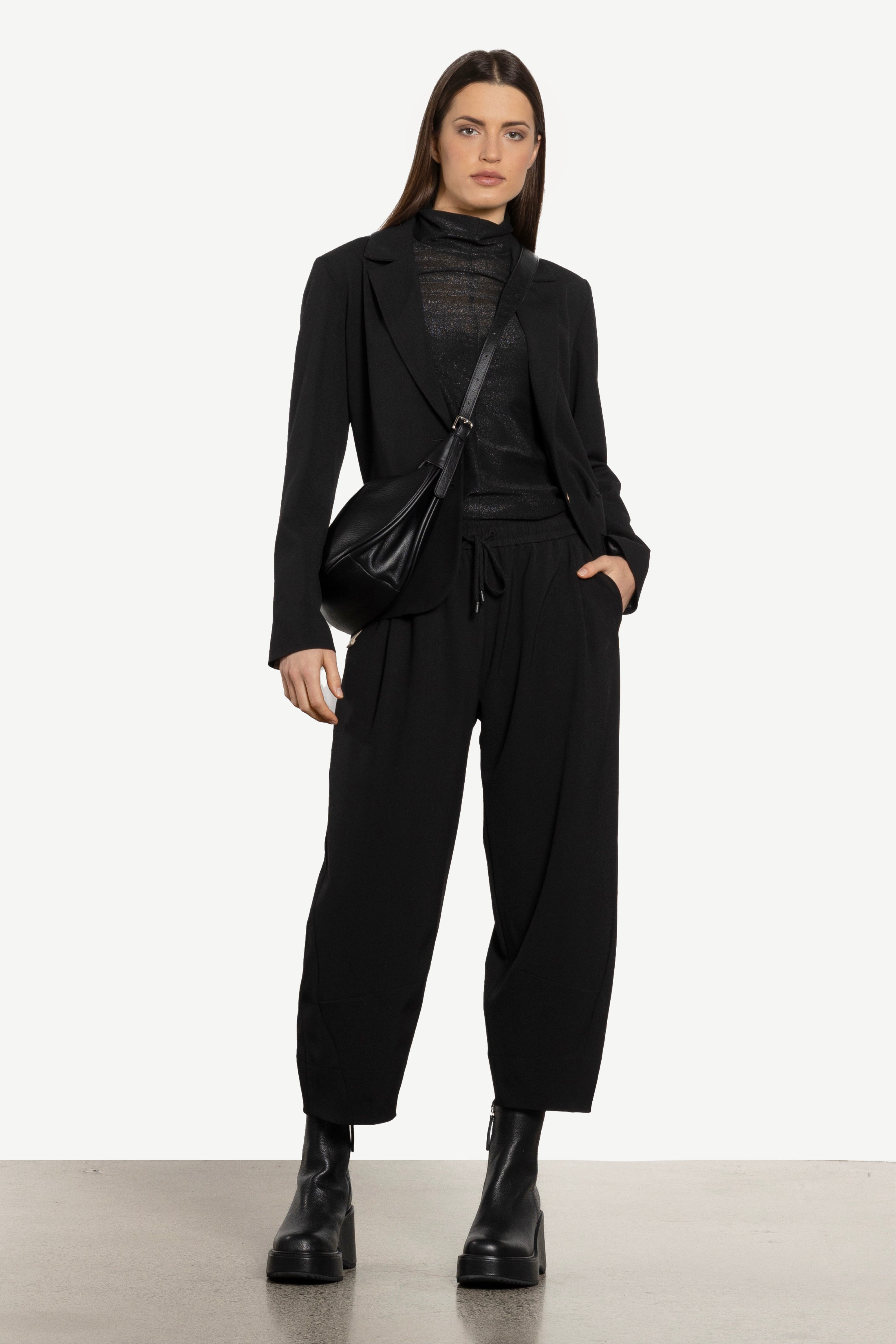 Union Barrel Leg Cropped Pant