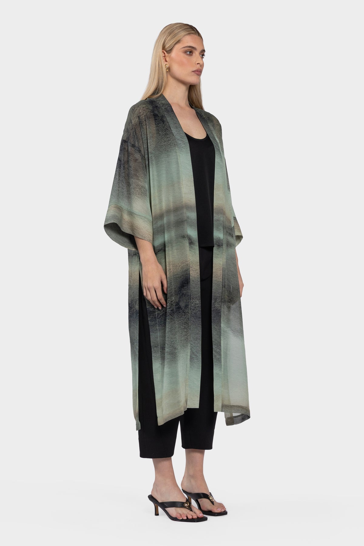 Rhi Kimono