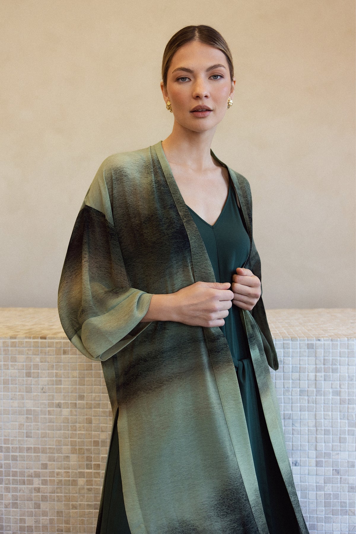 Rhi Kimono