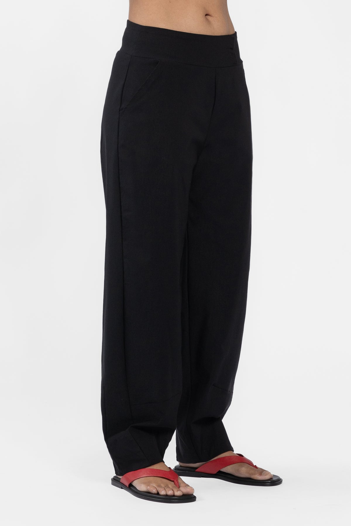 Terri Barrel Leg Pant