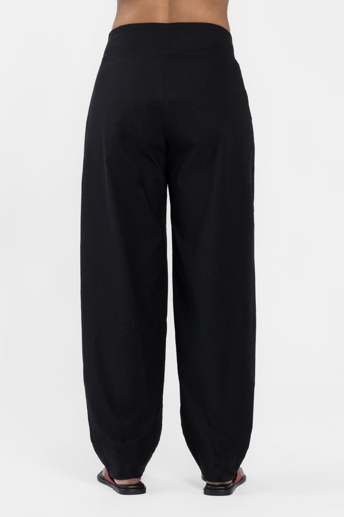Terri Barrel Leg Pant