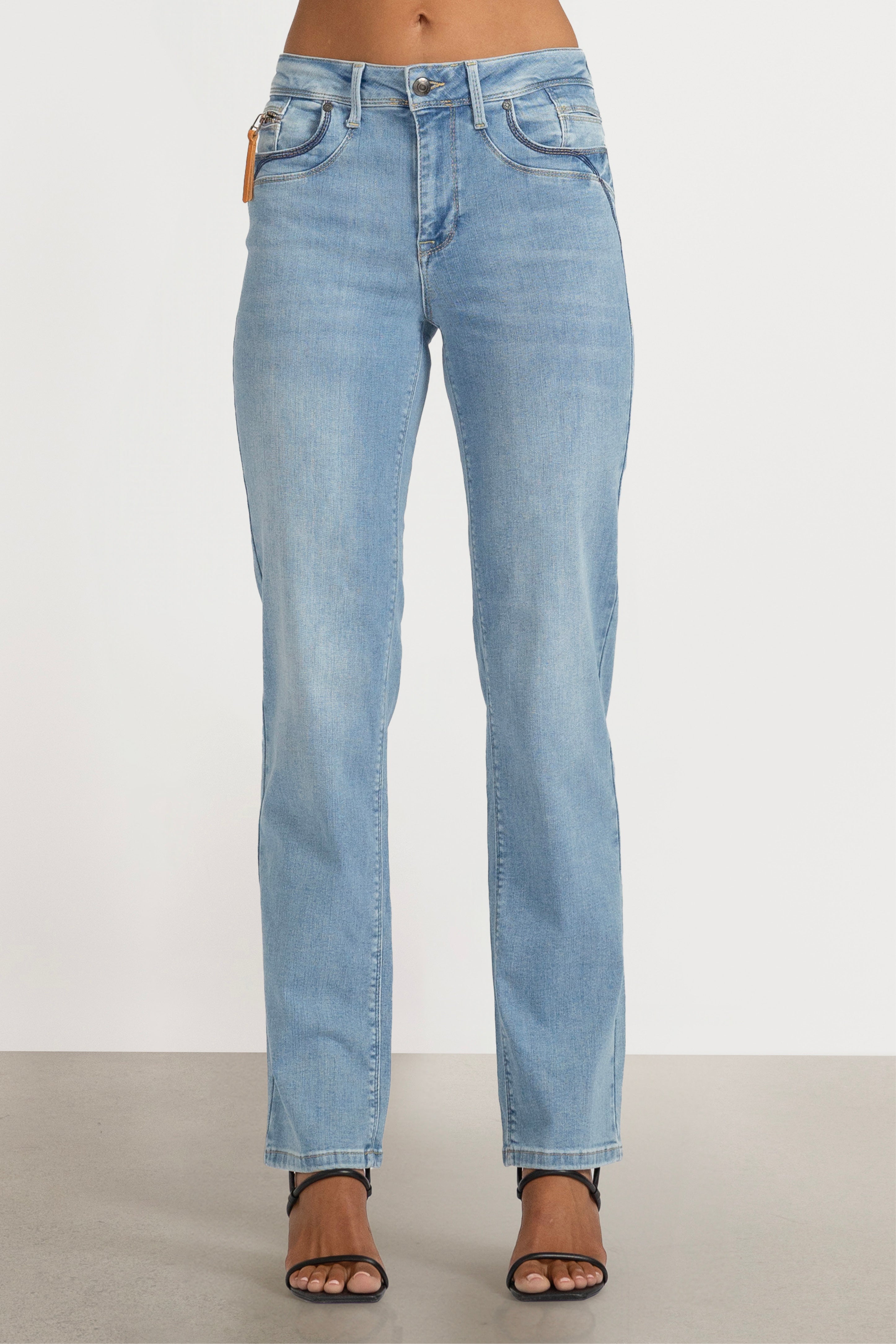 Karolina Straight Leg Jean