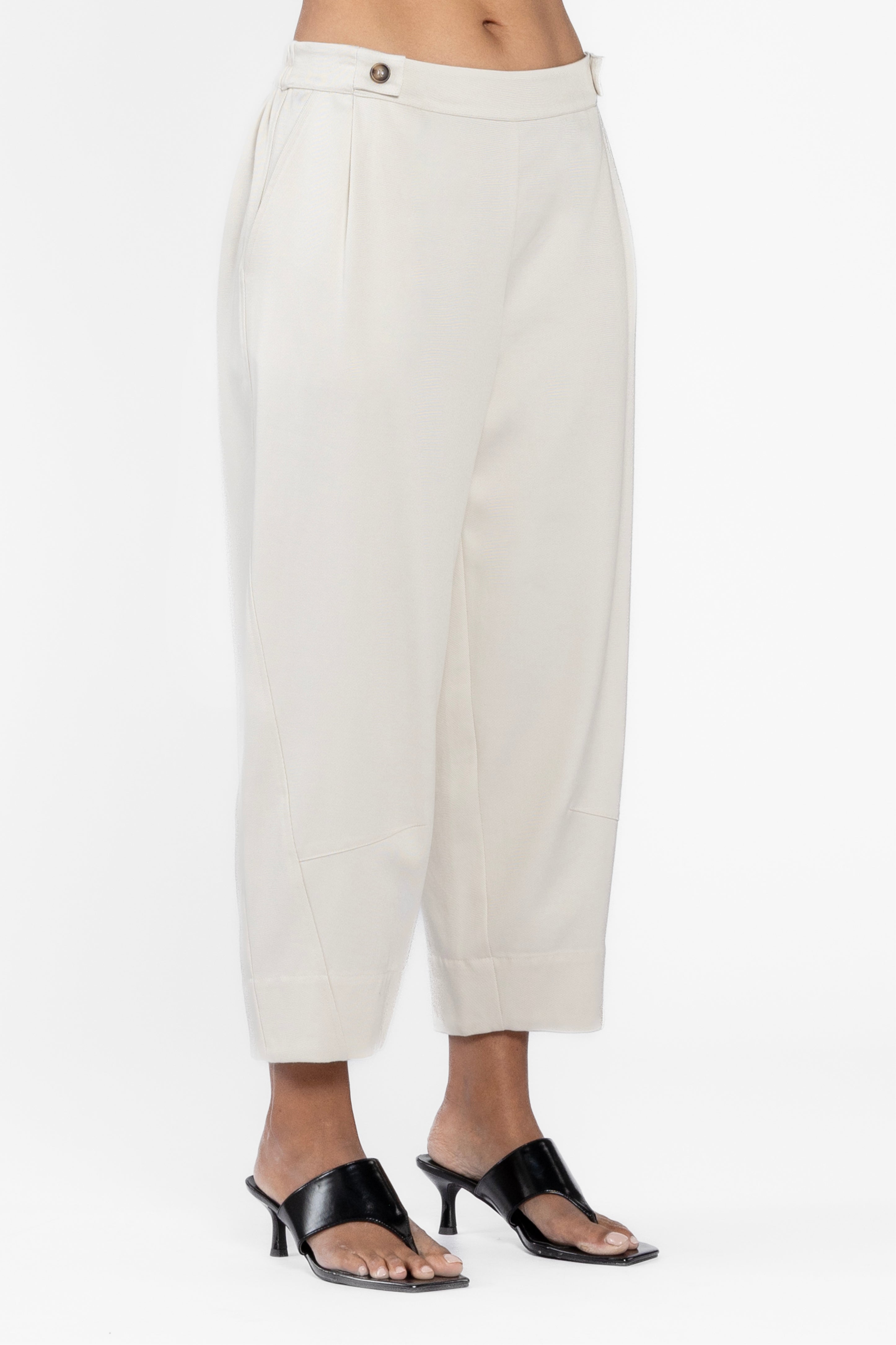 Bella Barrel Leg Cropped Pant