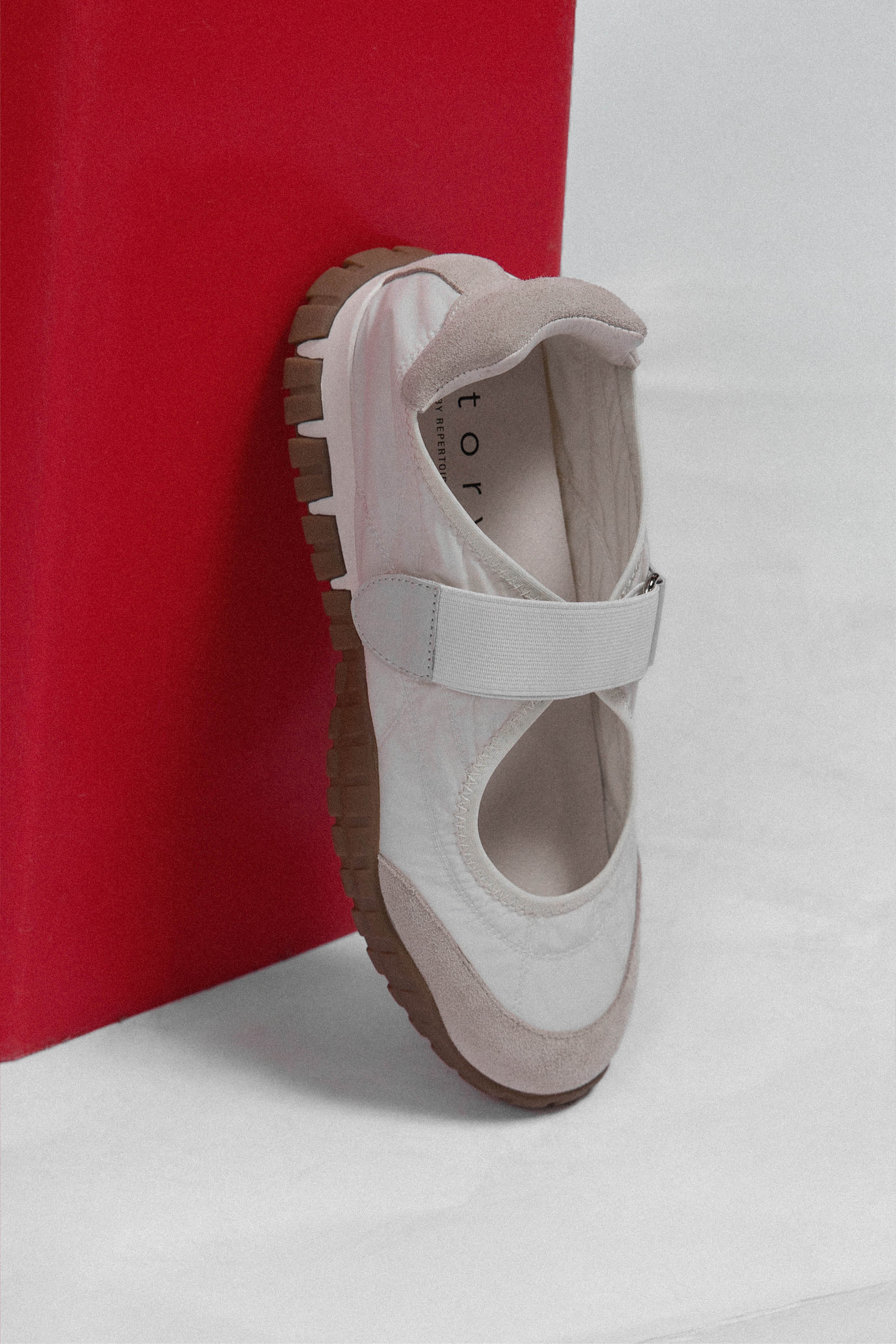Form Ballet Sneaker