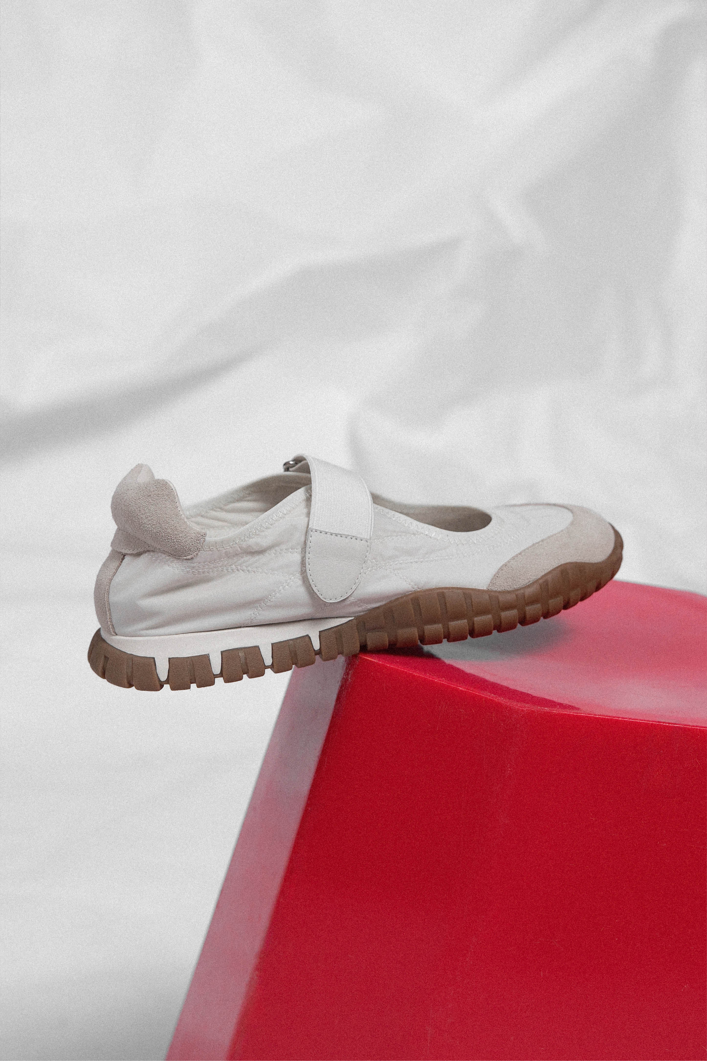 Form Ballet Sneaker