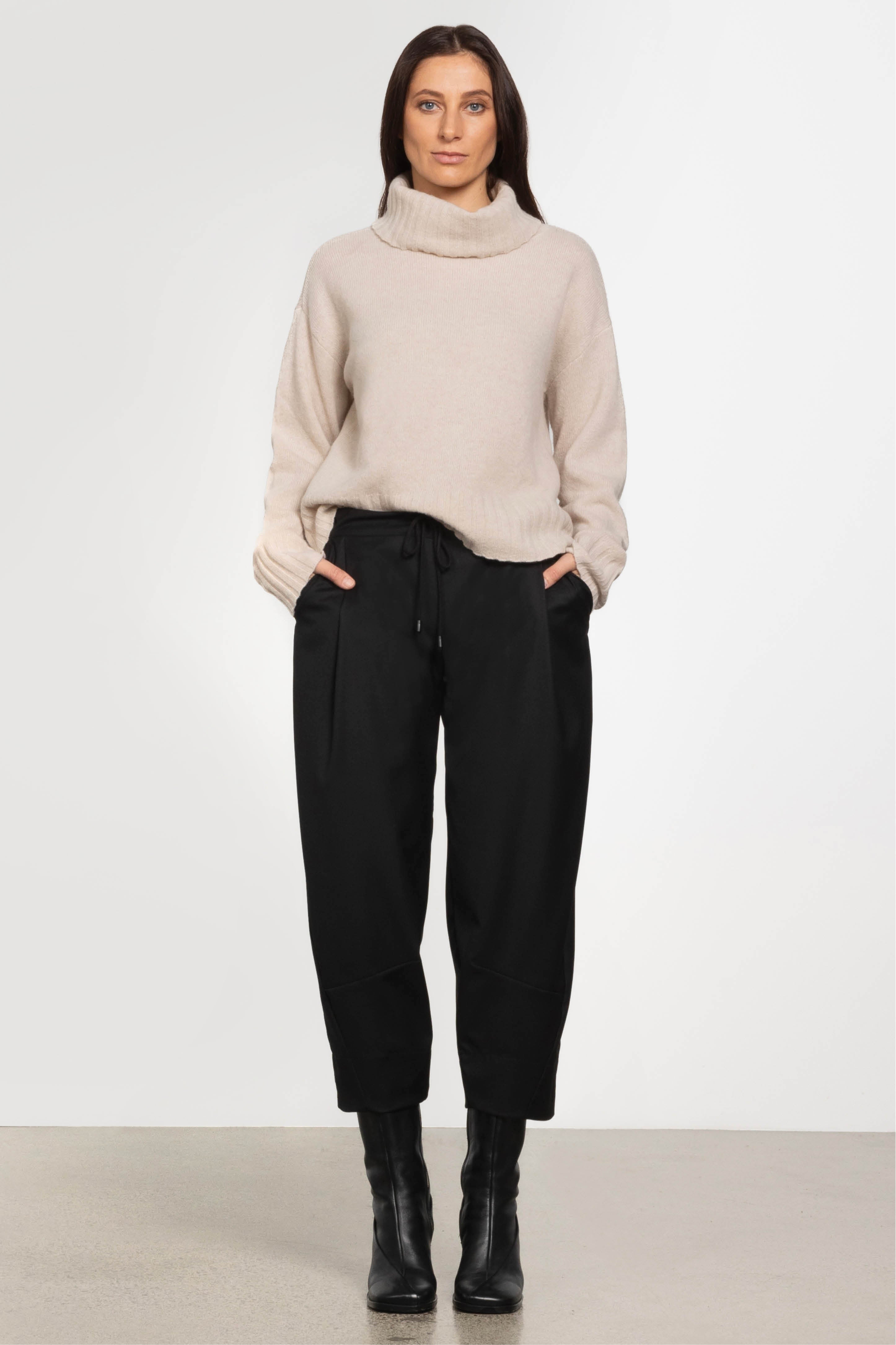 Fusion Barrel Leg Cropped Pant