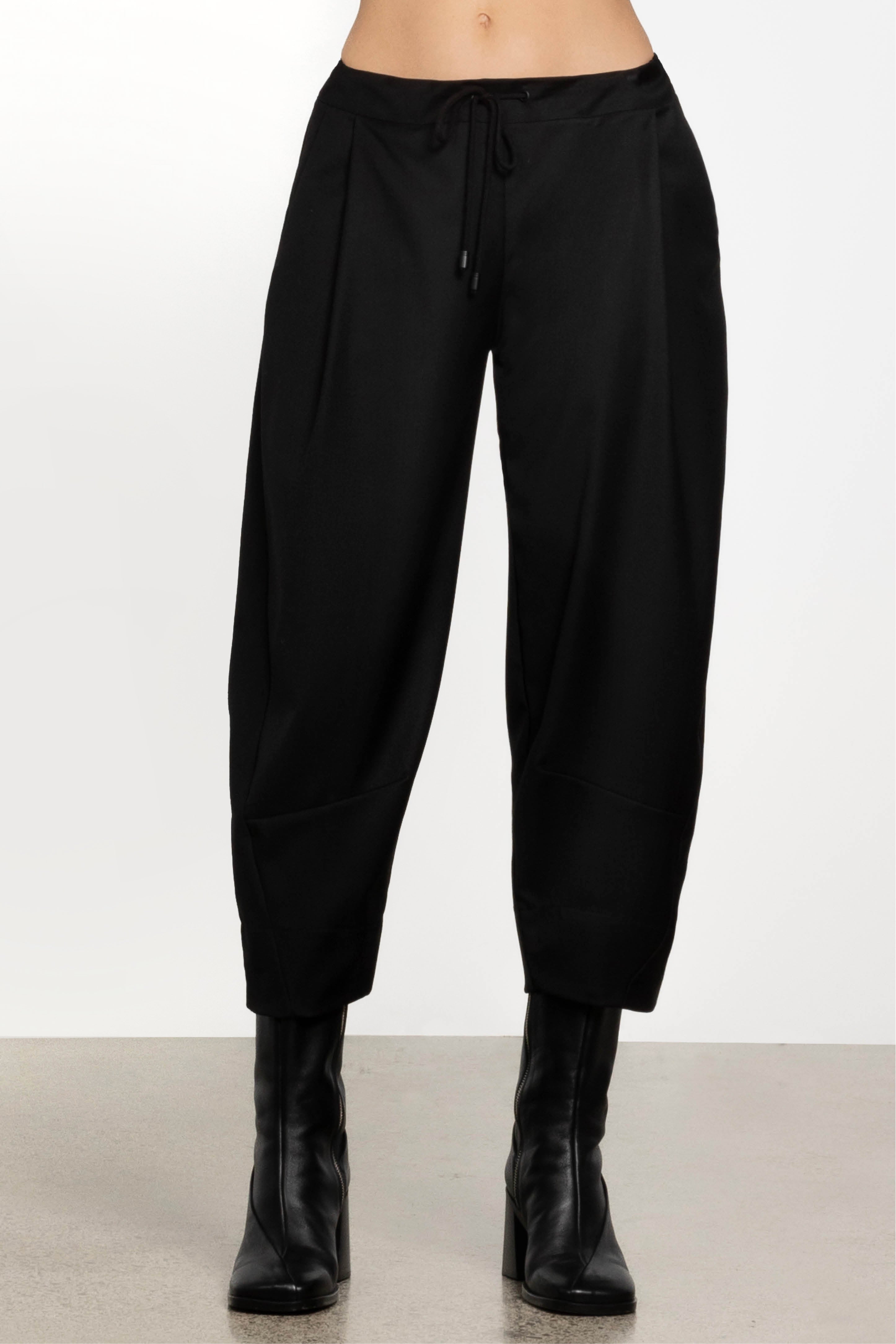 Fusion Barrel Leg Cropped Pant