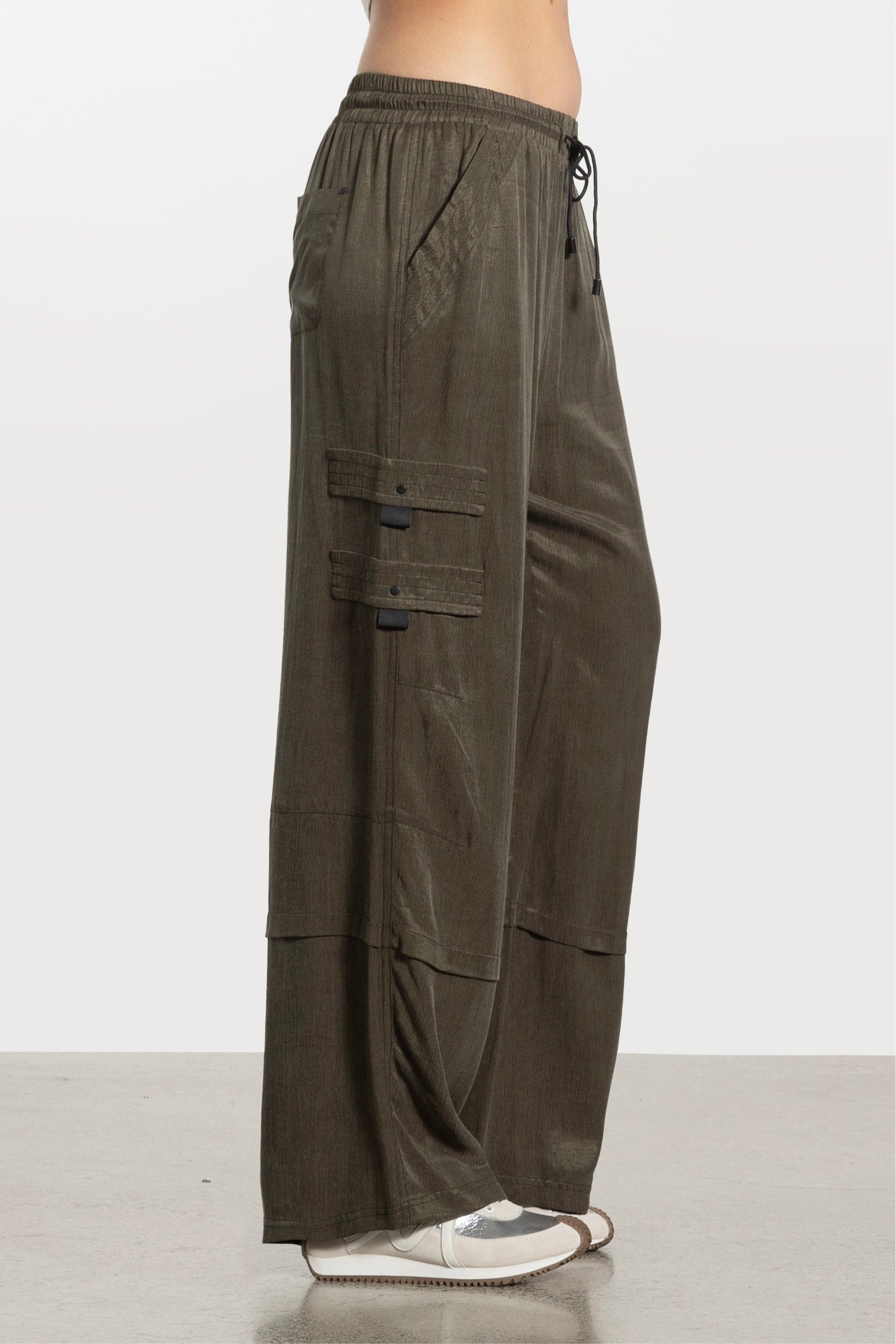 Hayden Wide Leg Jogger Pant