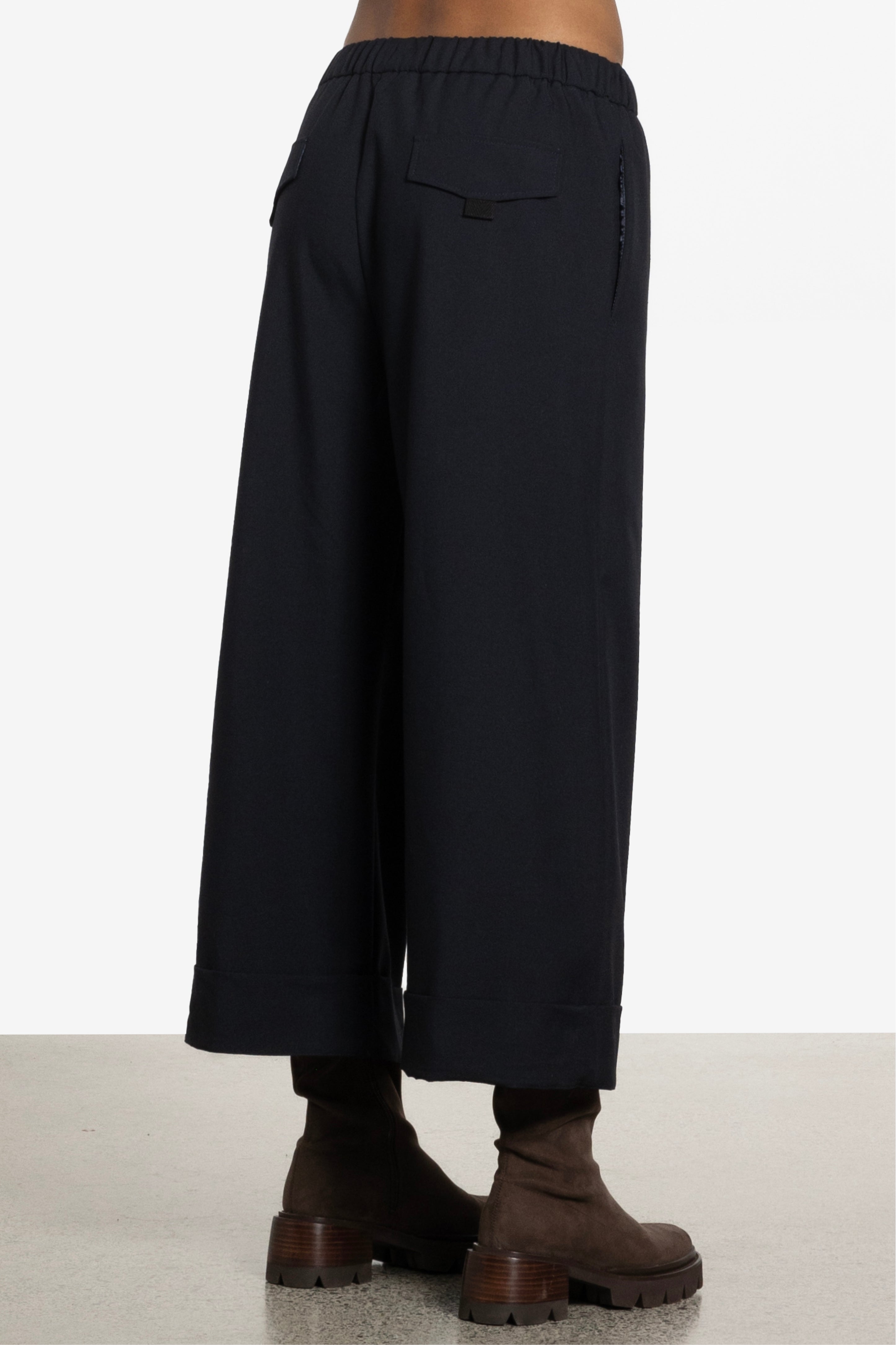Logic Wide Leg Cropped Pant