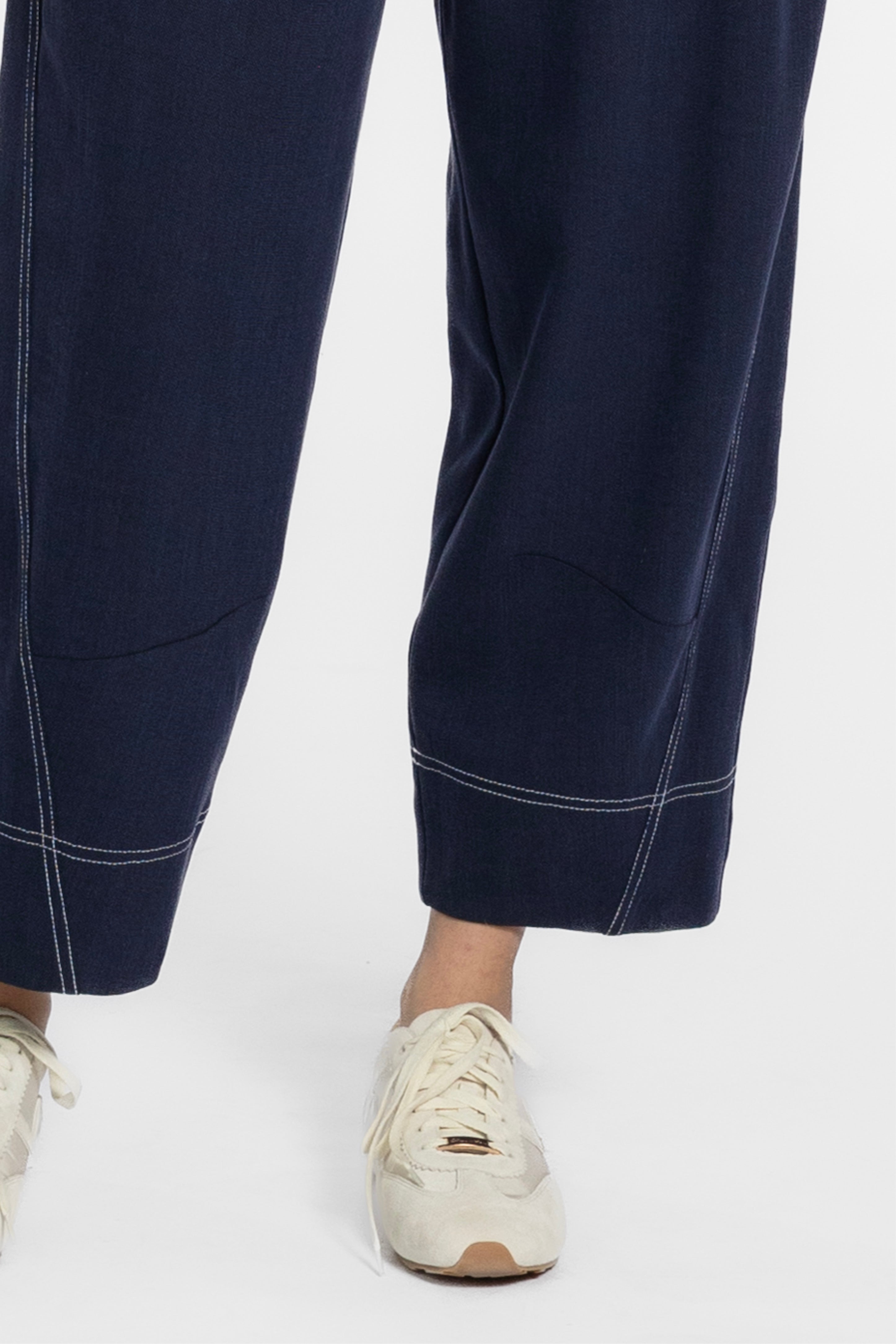 Pria Barrel Leg Pant