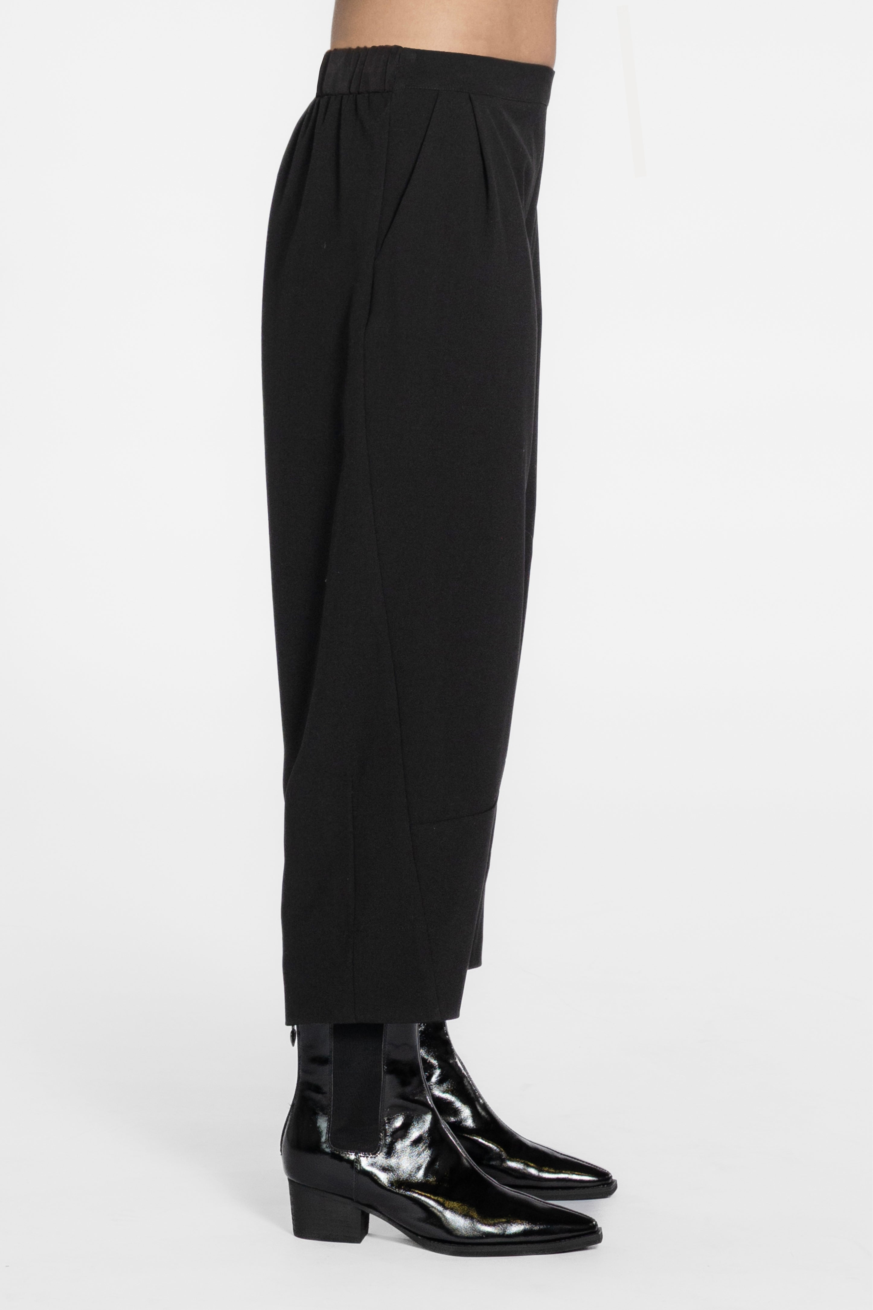 Rayna Barrel Leg Pant