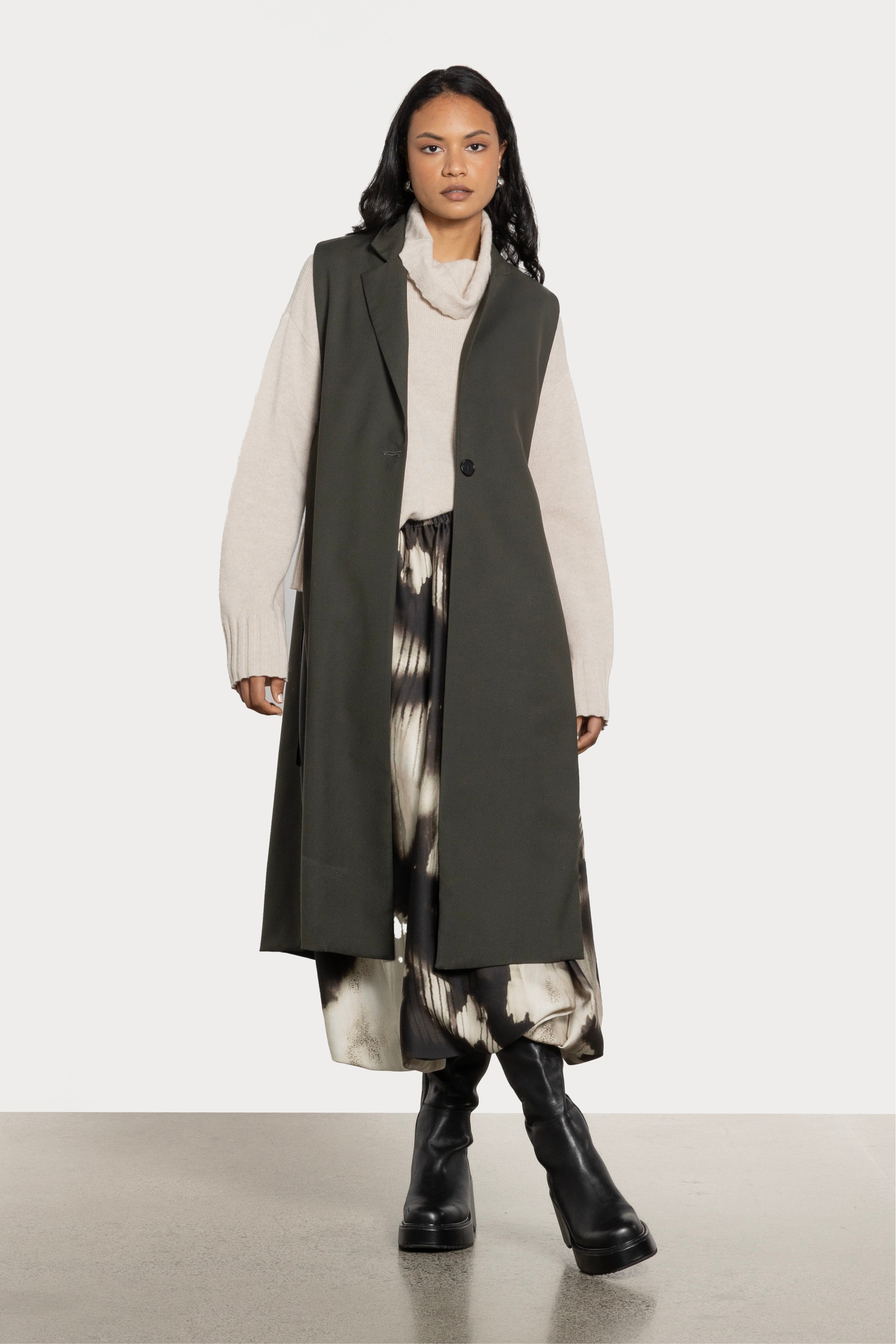 Rowena Sleeveless Split Side Jacket