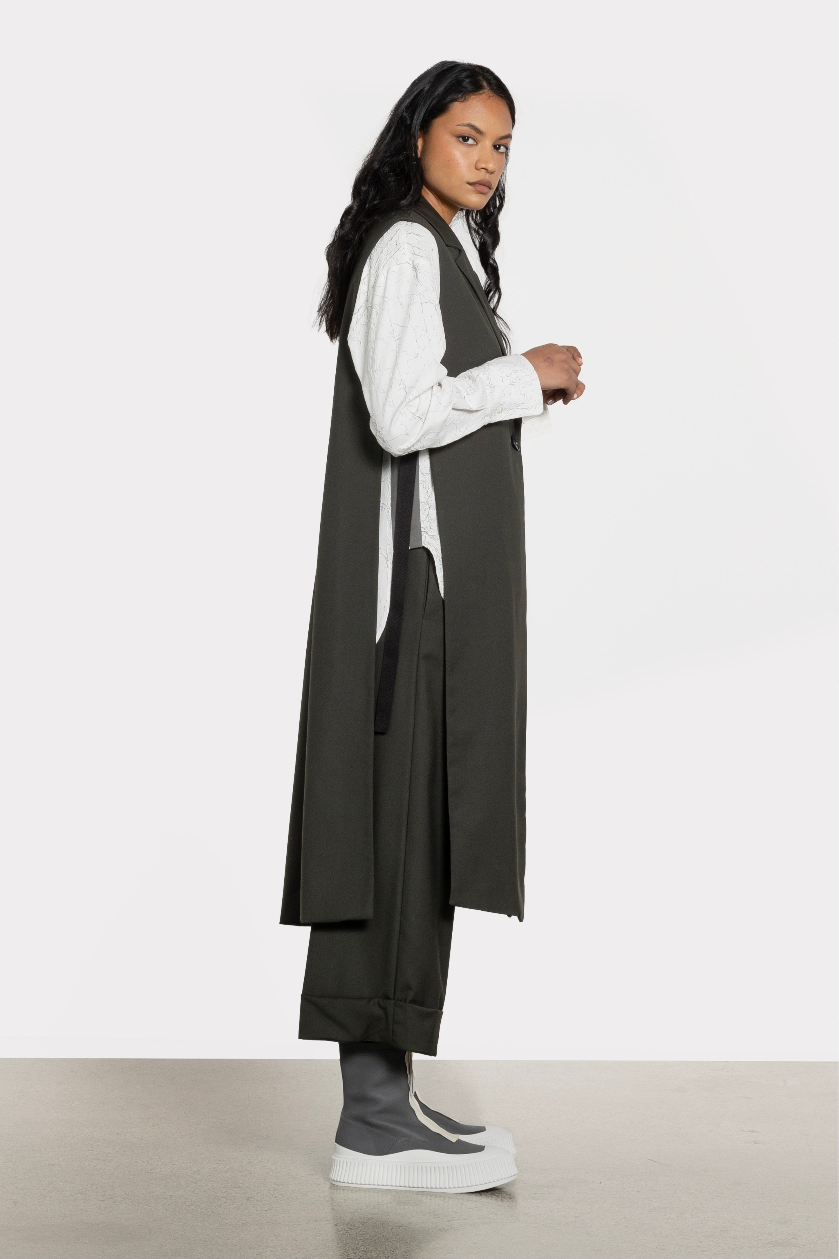 Rowena Sleeveless Split Side Jacket