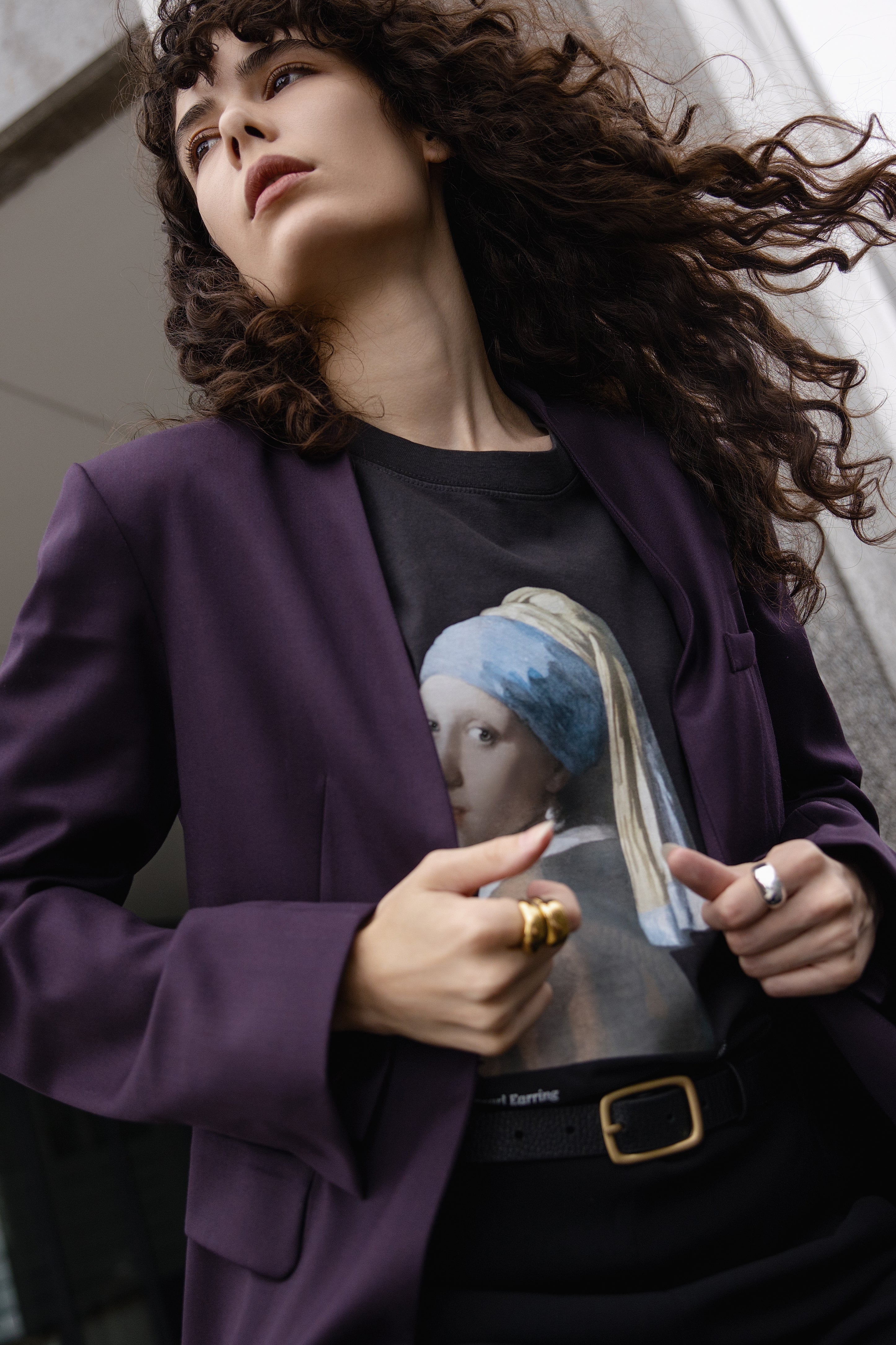 Girl With The Pearl Tee
