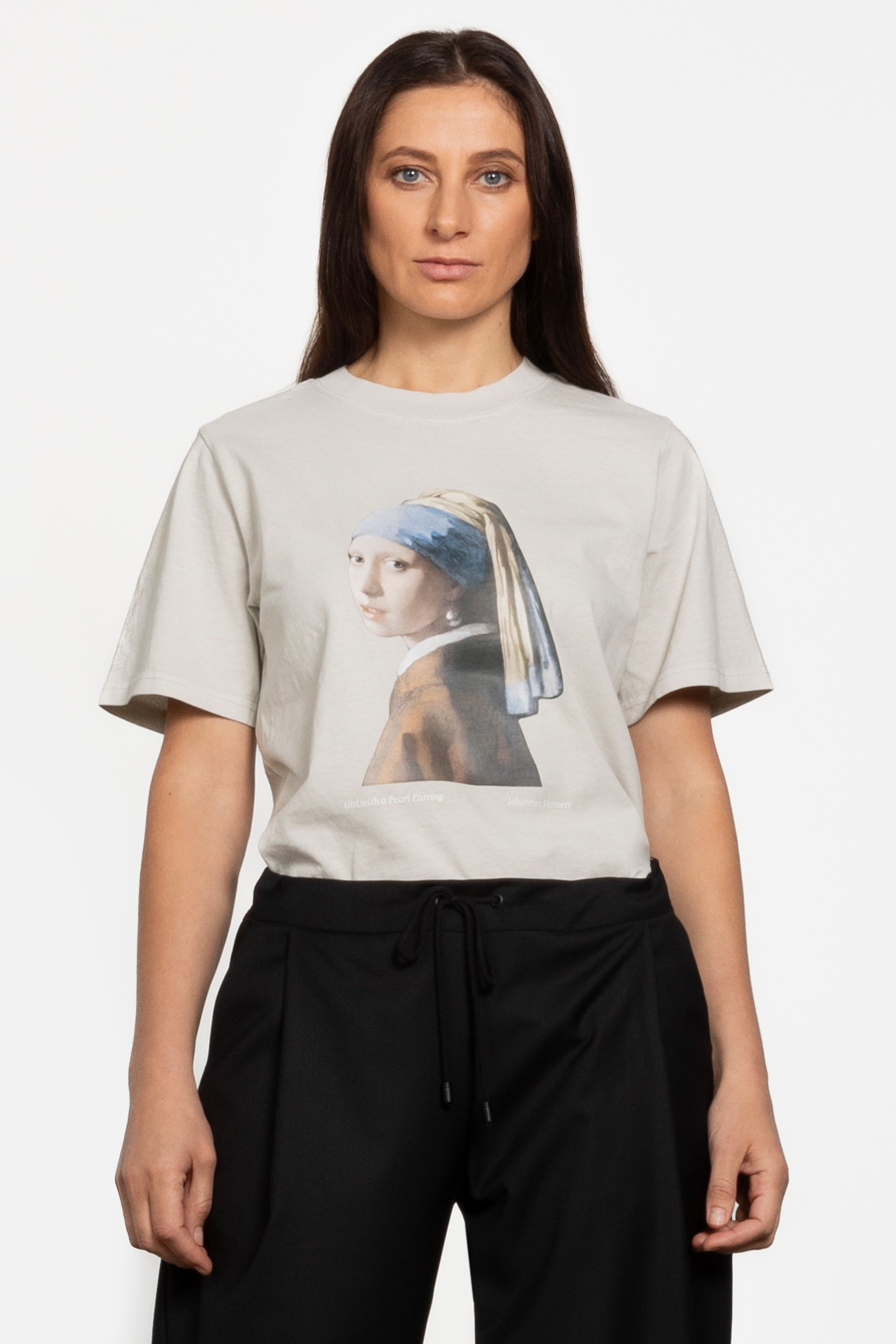 Girl With The Pearl Tee