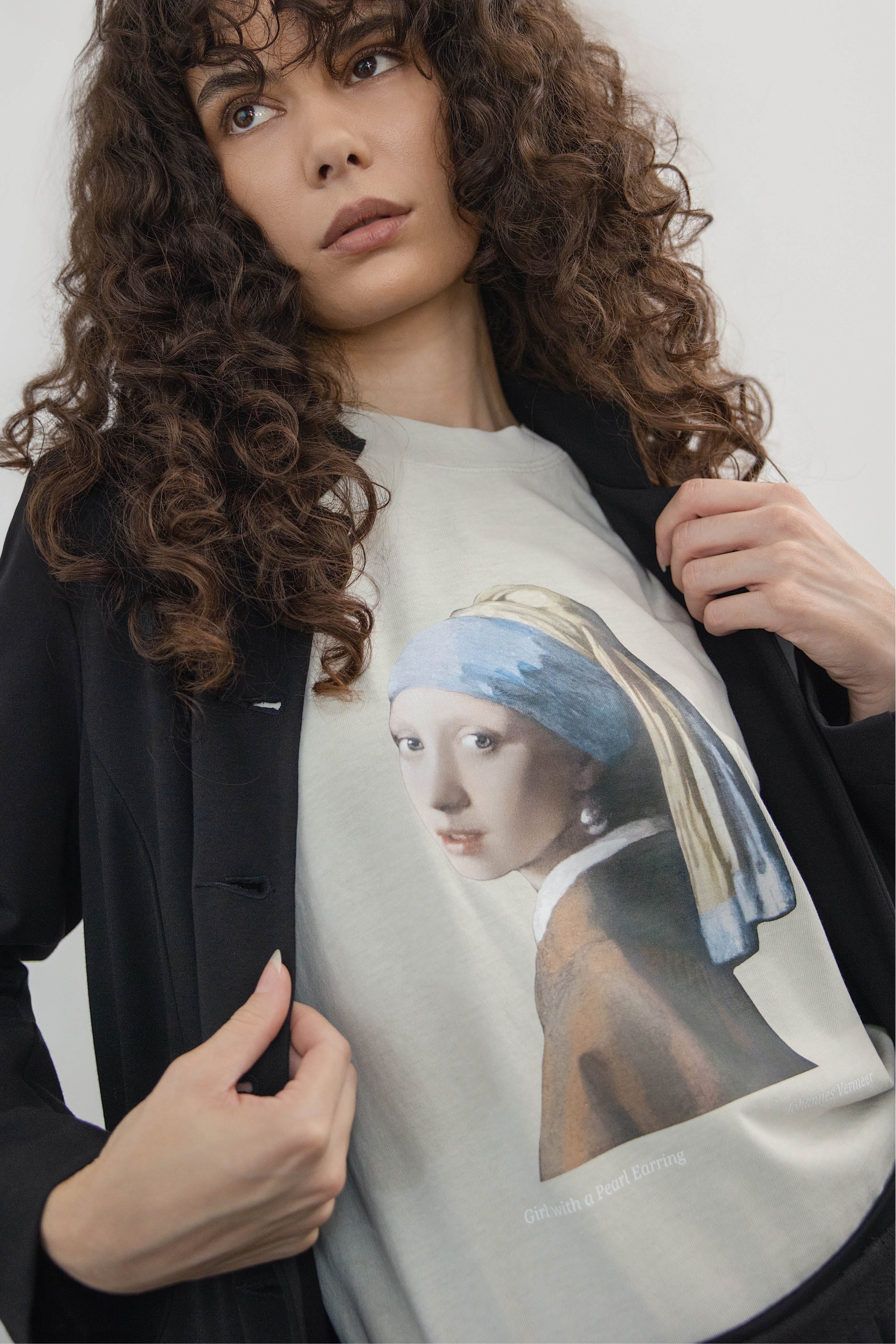 Girl With The Pearl Tee