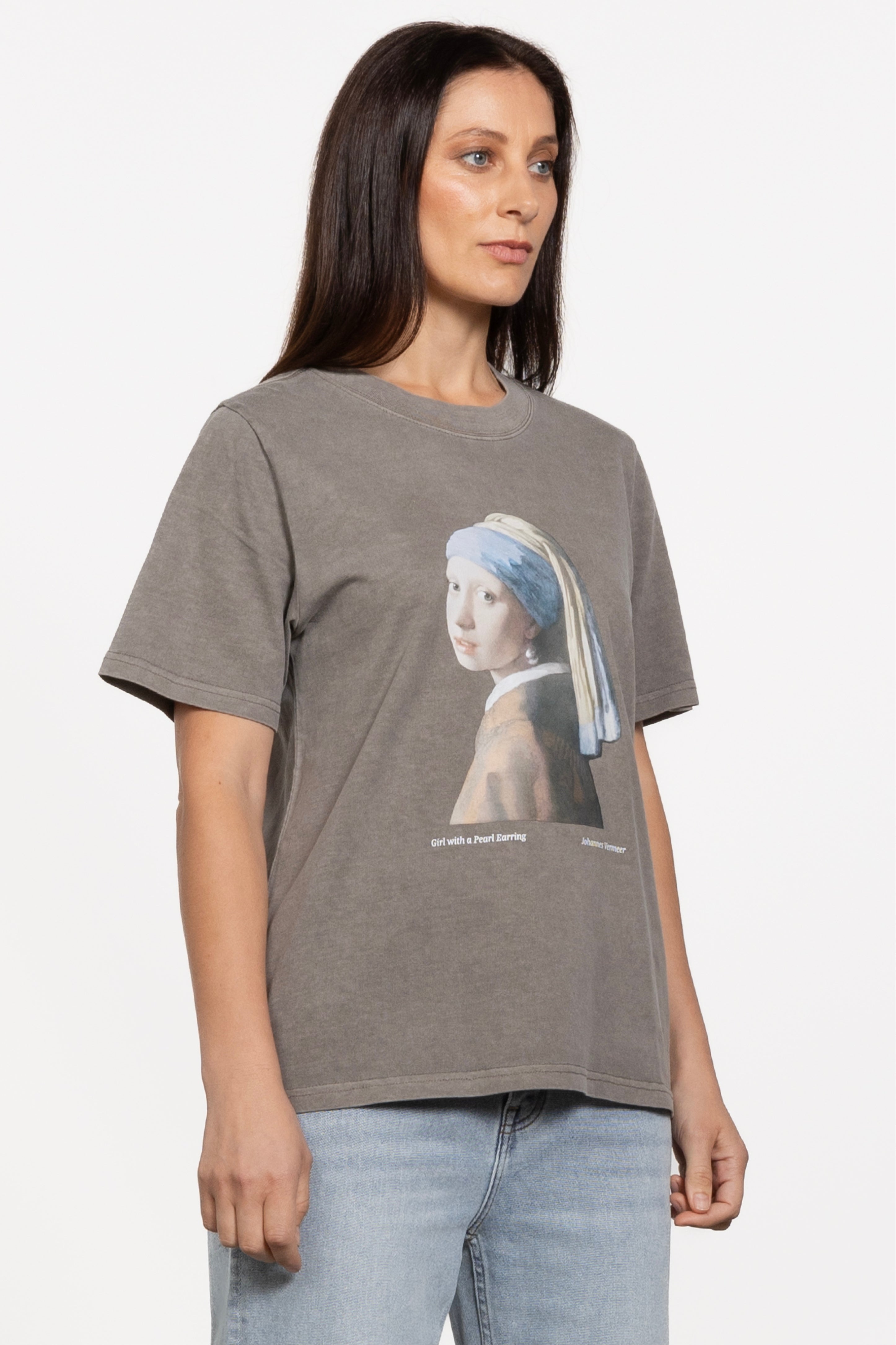 Girl With The Pearl Tee
