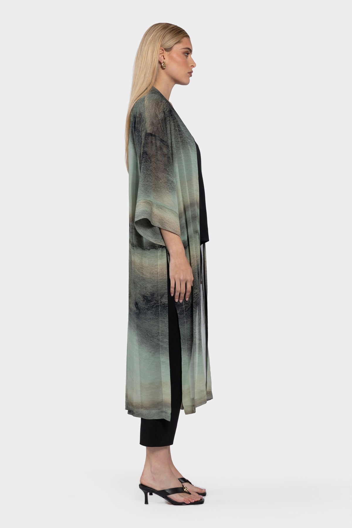 Rhi Kimono
