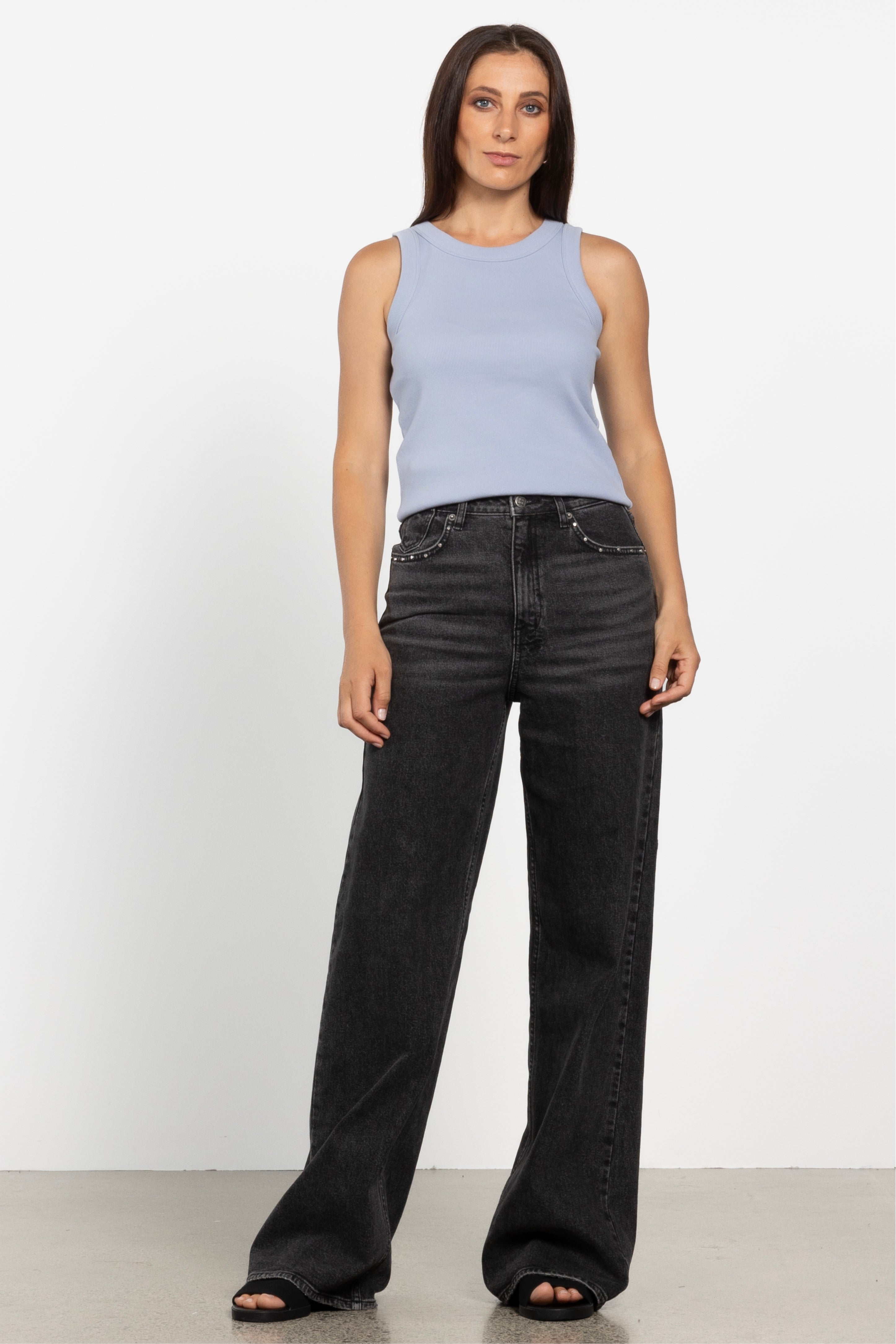 Staple Tank