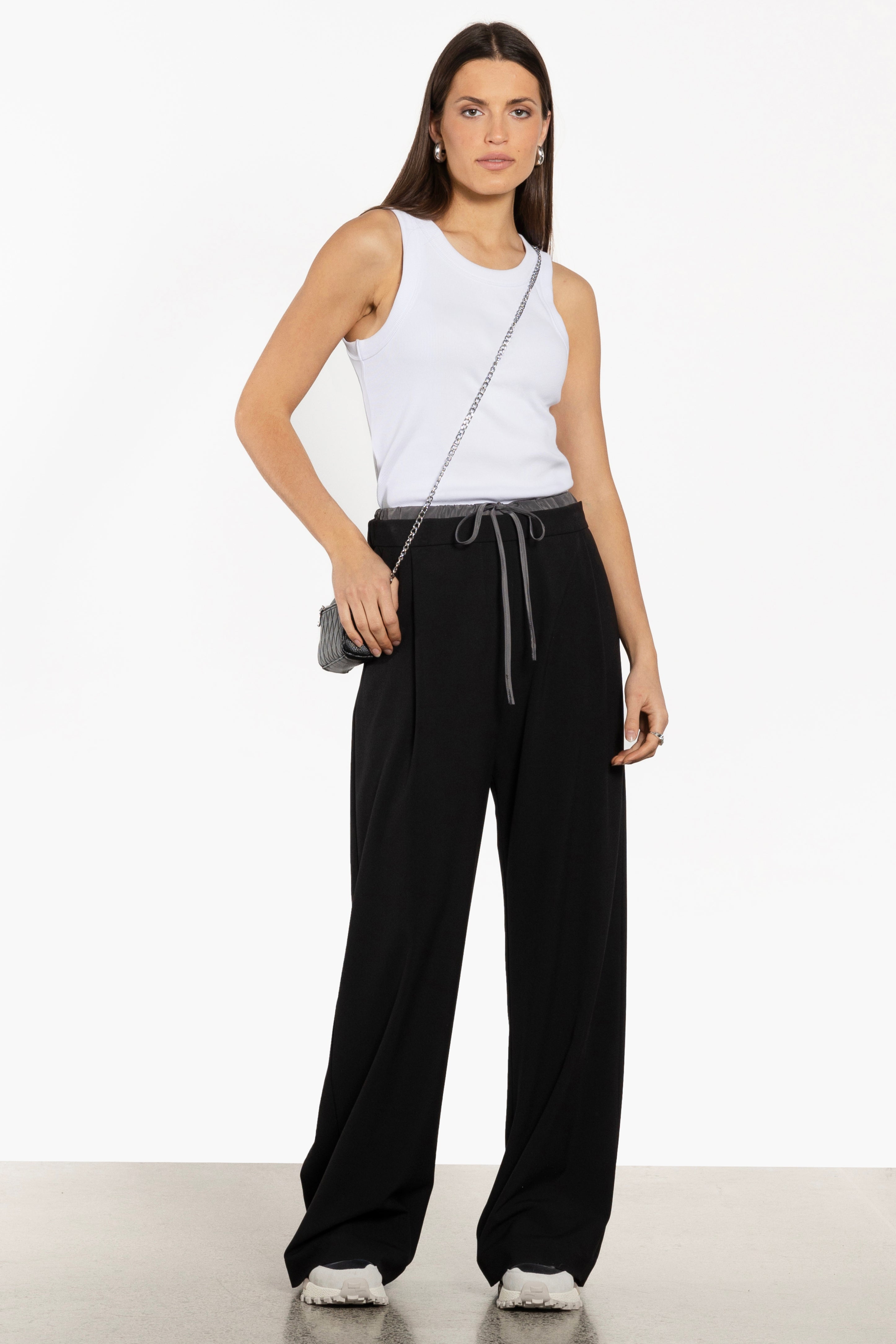 Staple Tank
