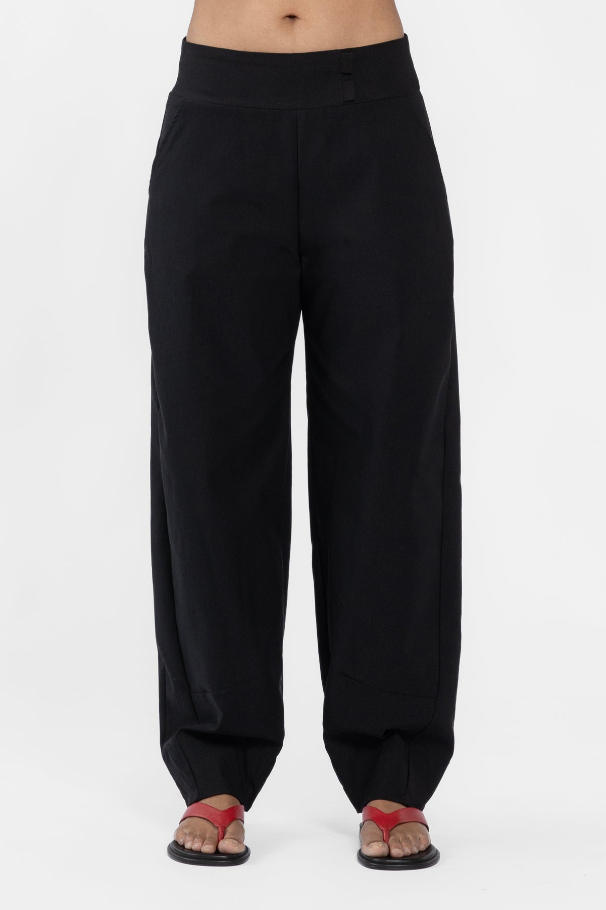 Terri Barrel Leg Pant