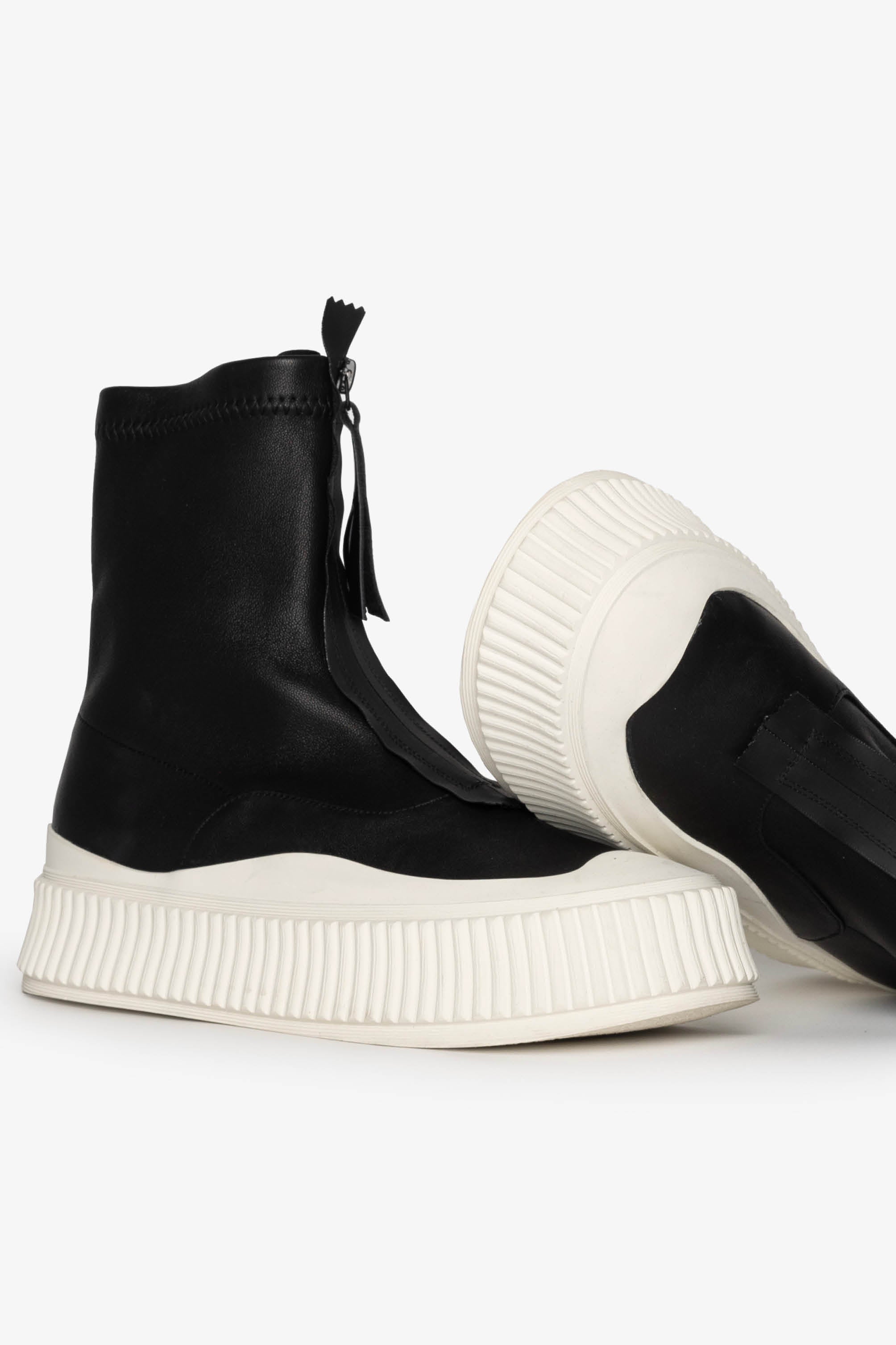 Ultrasonic Sneaker Boot