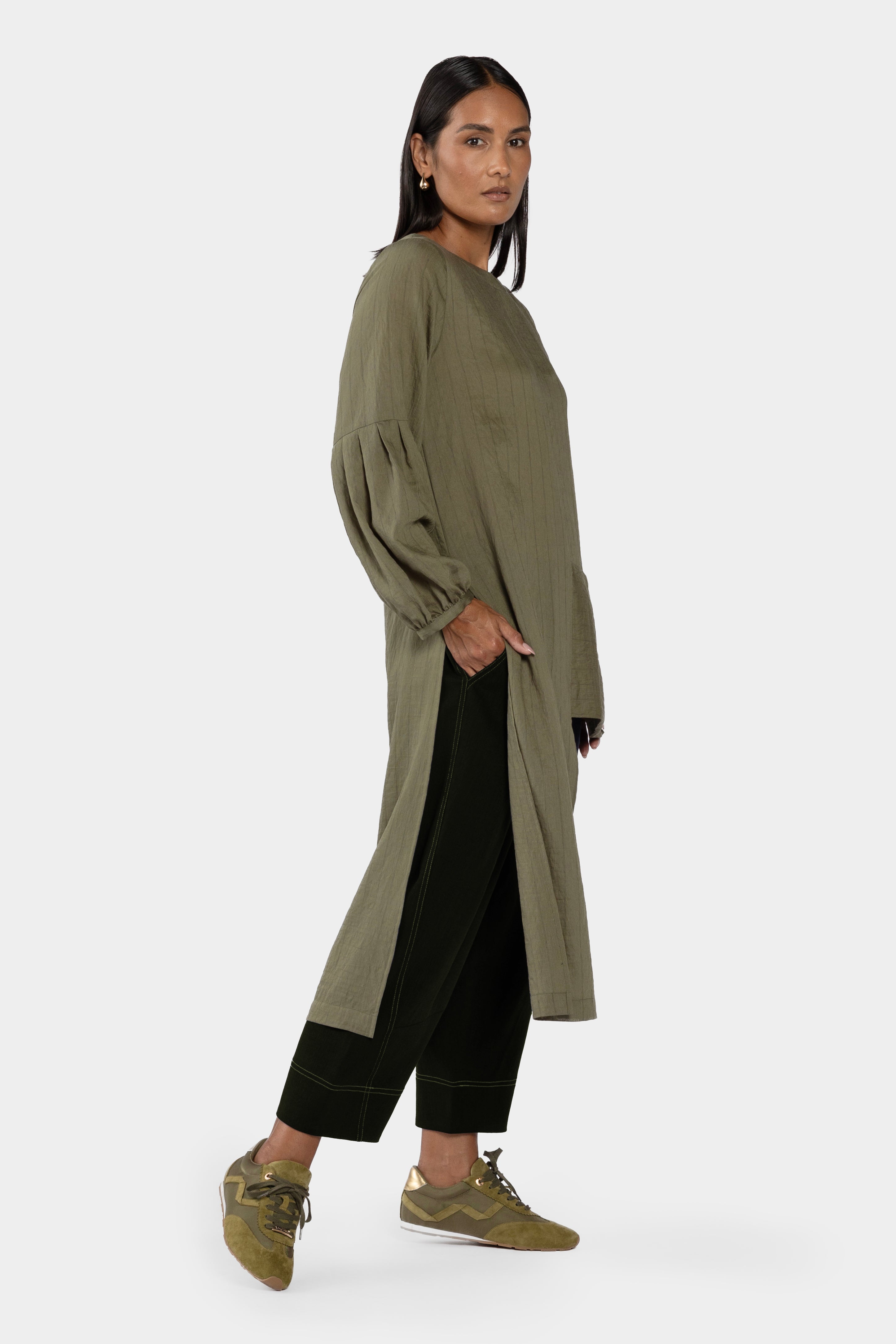 Voltage Asymmetric Tunic