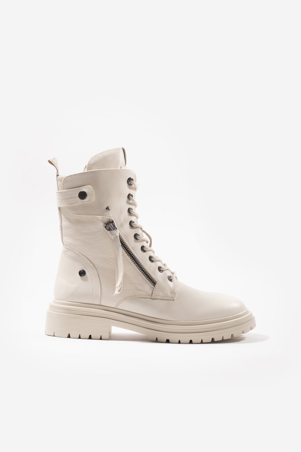 Grace Boot in White | CARMELA | Repertoire