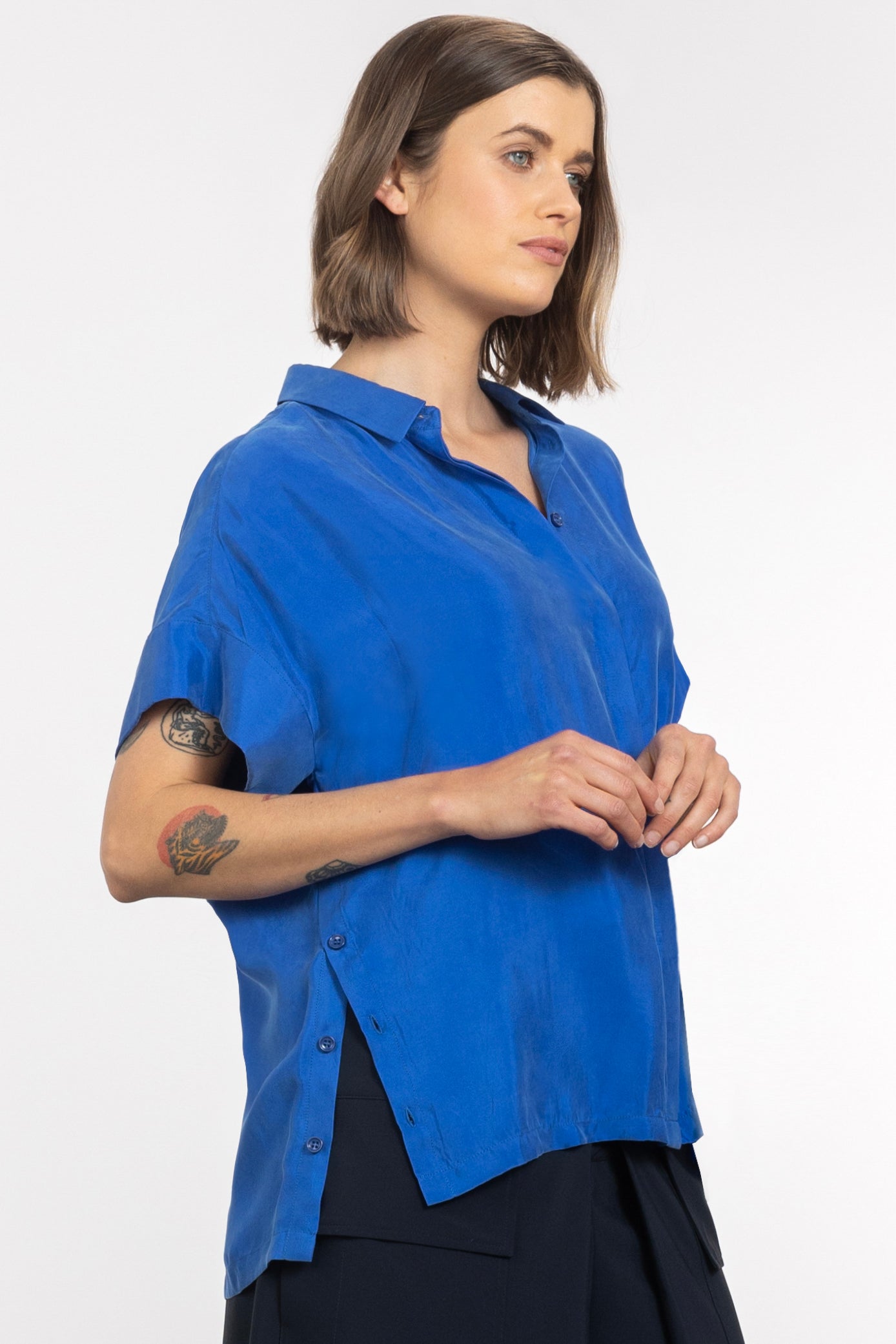 Onyx Short Sleeve Shirt in Blue, REPERTOIRE